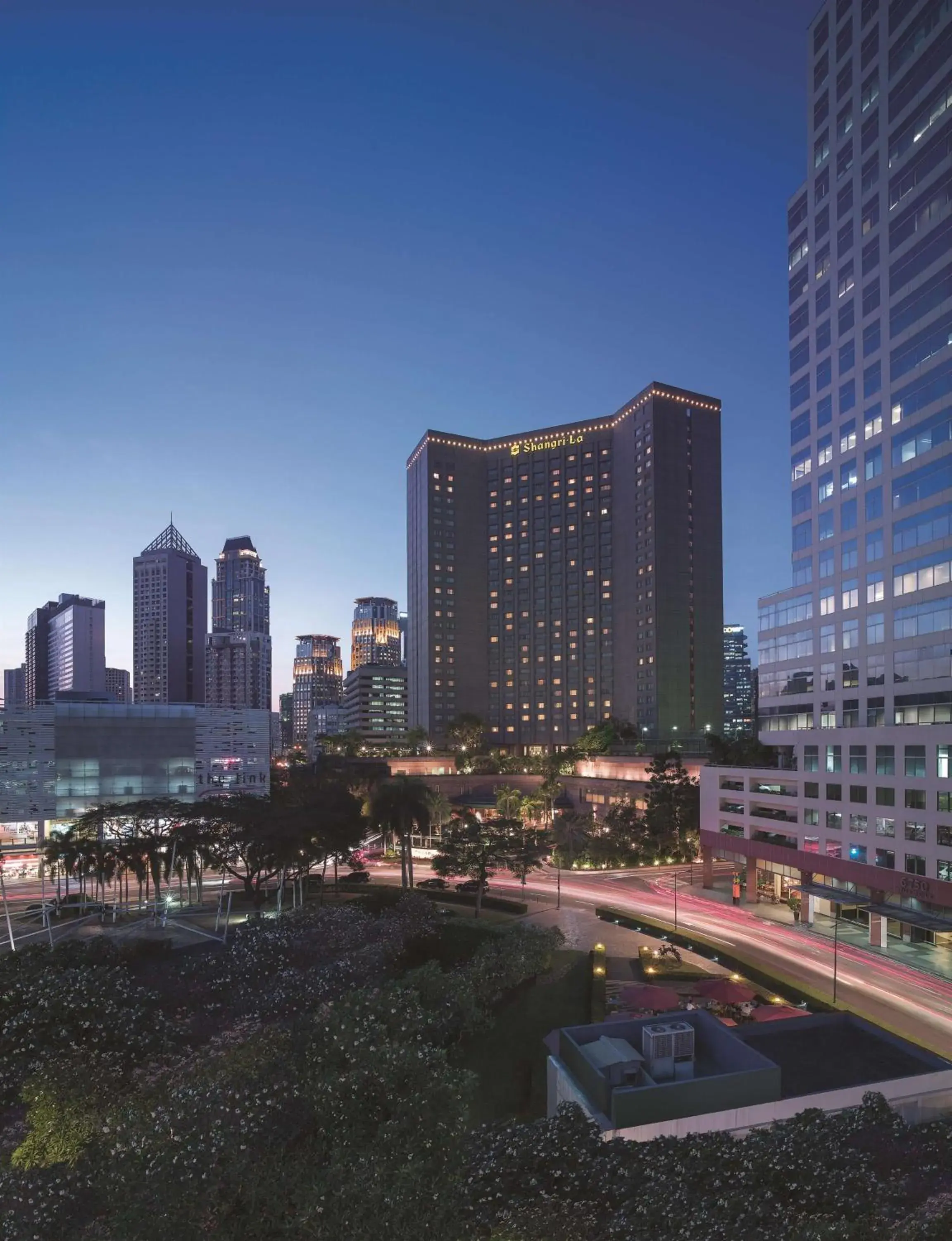 Property building in Makati Shangri-La, Manila Property building in Makati Shangri-La, Manila