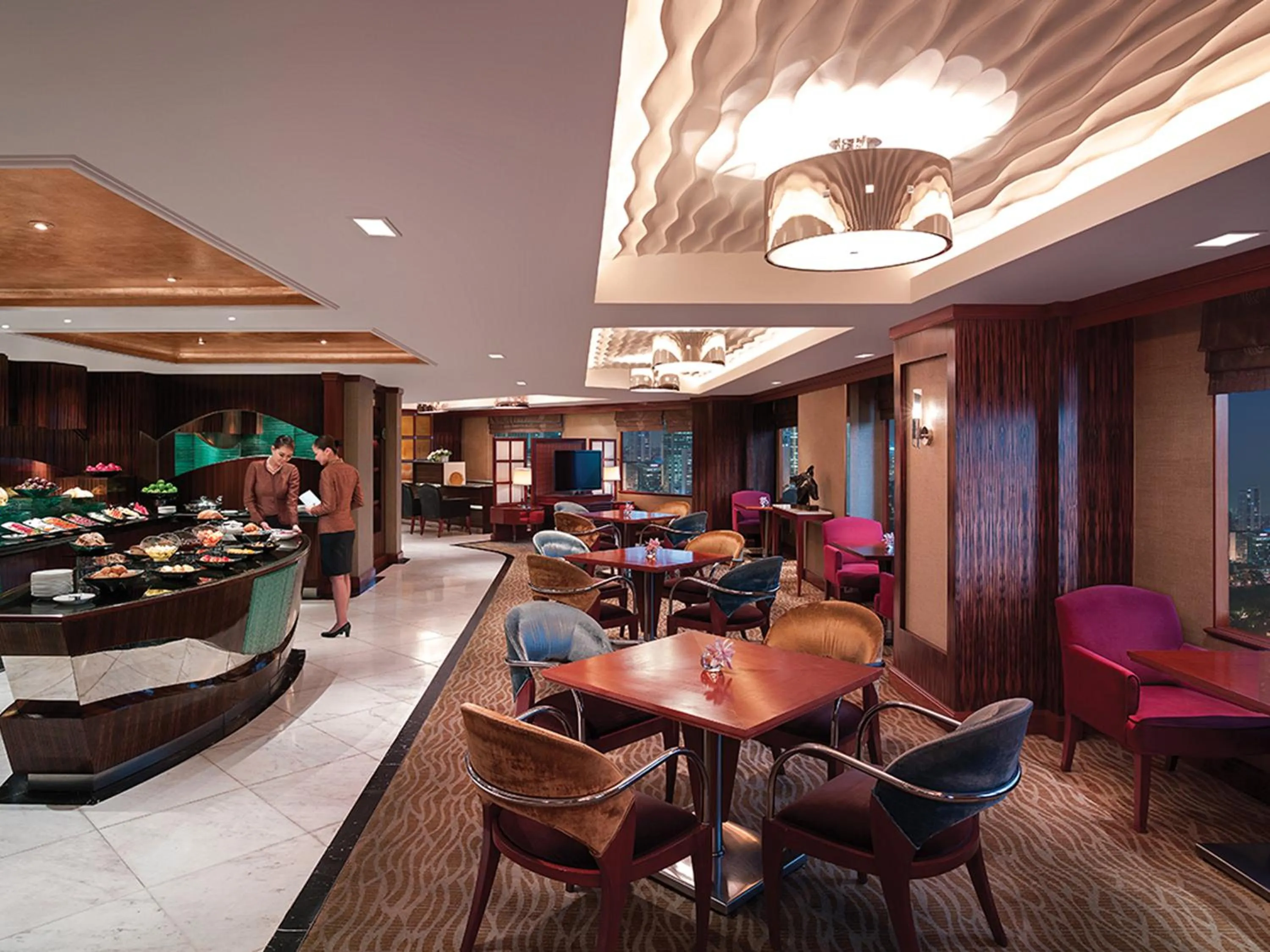 Lounge or bar in Makati Shangri-La, Manila