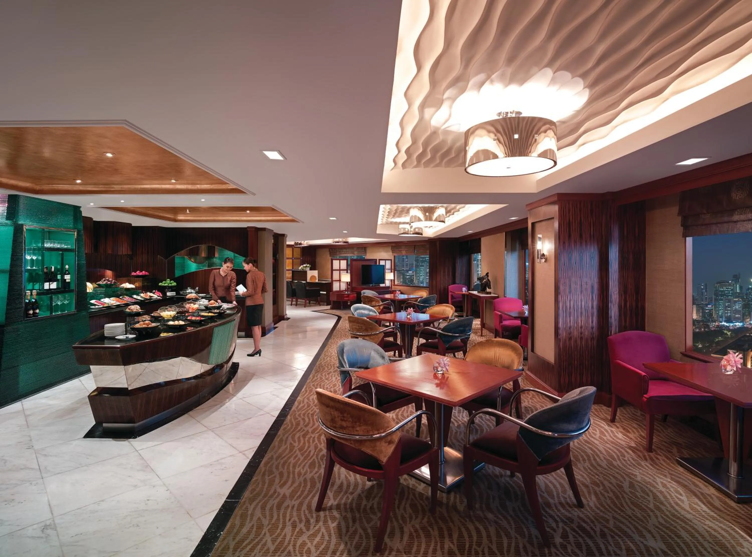 Lounge or bar in Makati Shangri-La, Manila