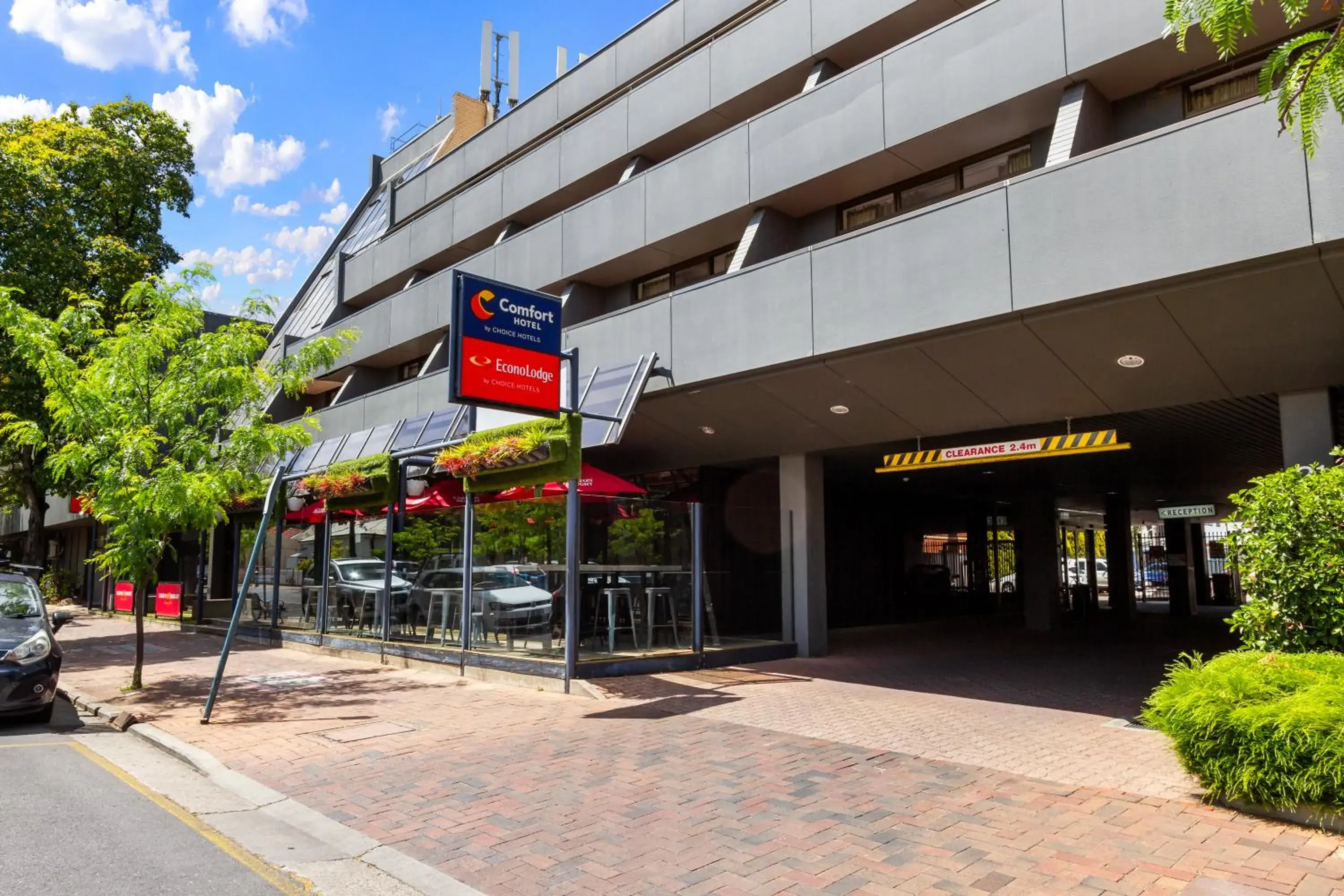 Property building in Comfort Hotel Adelaide Meridien Property building in Comfort Hotel Adelaide Meridien