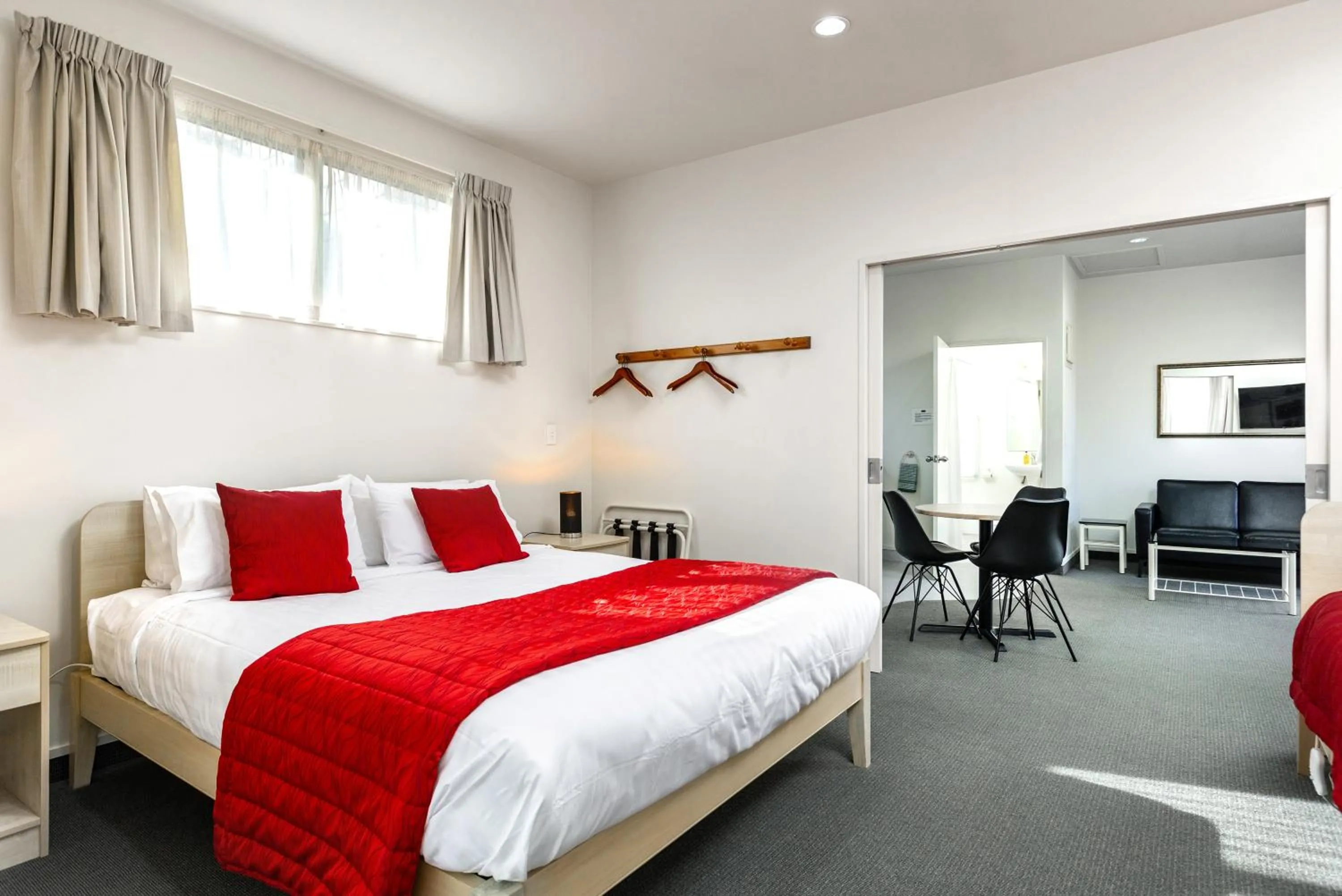 Bed in Jasmine Court Motel