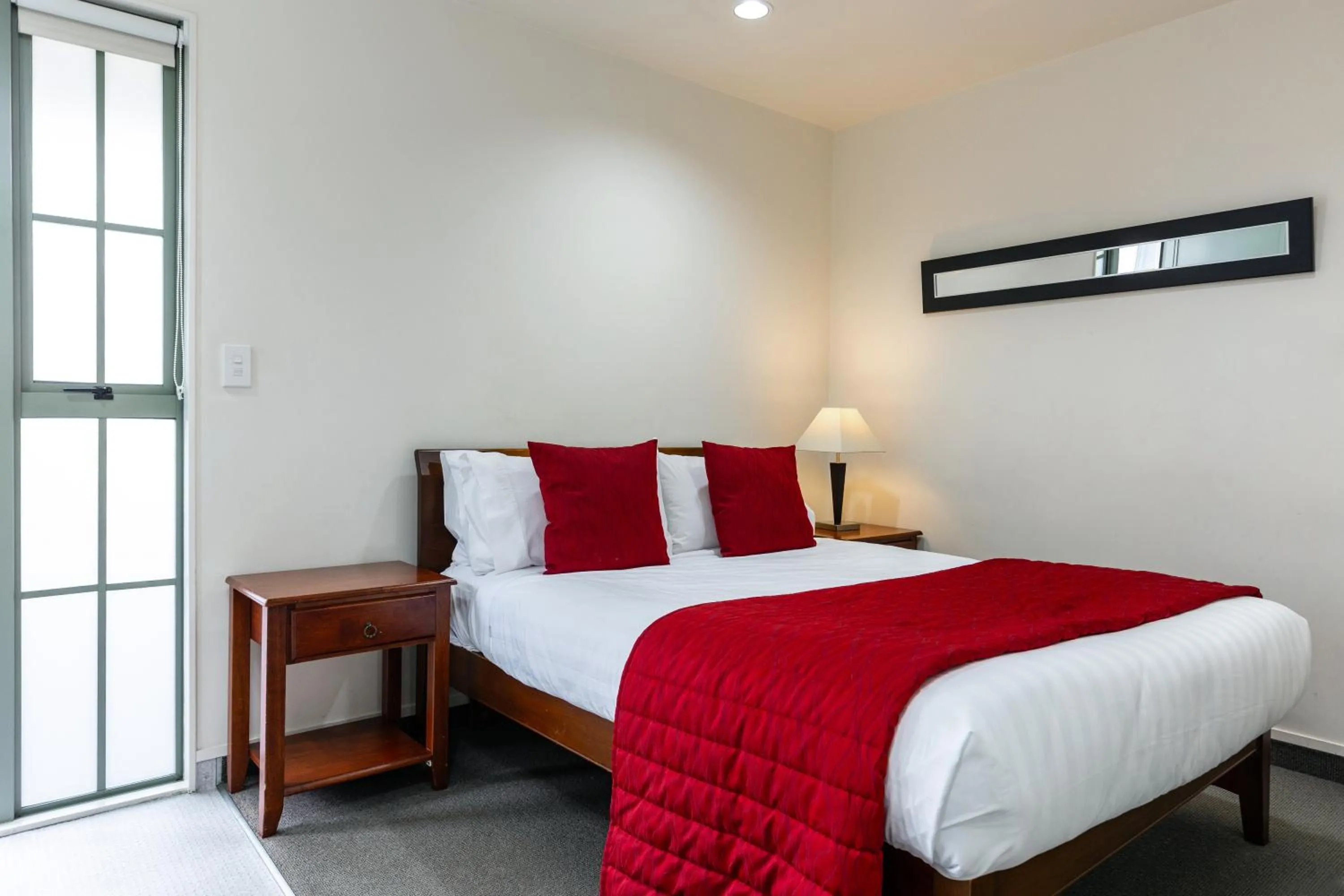 Bed in Jasmine Court Motel