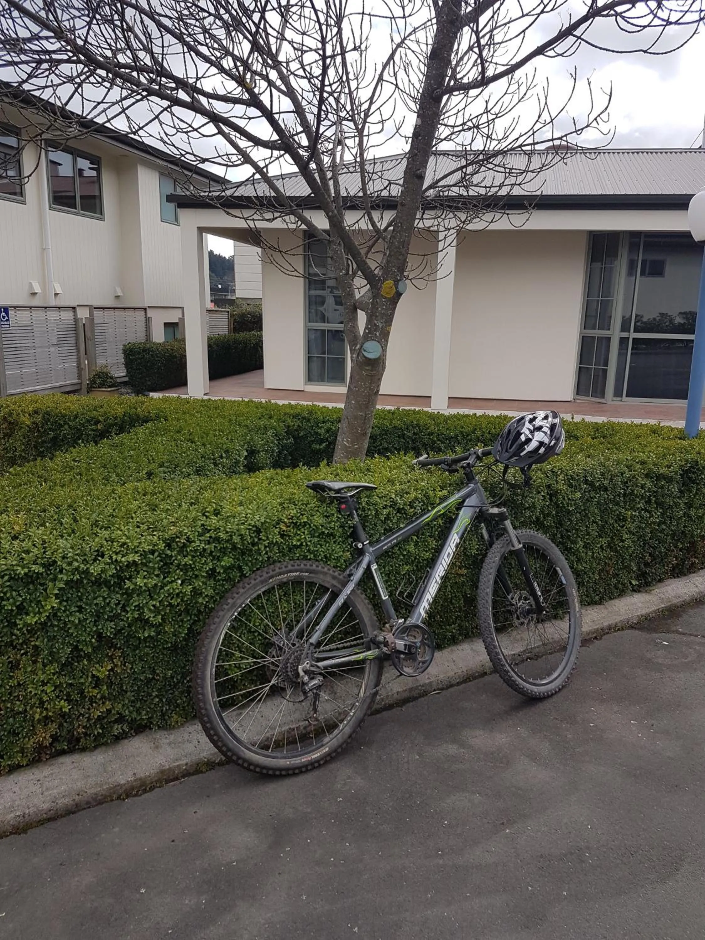 Cycling in Jasmine Court Motel