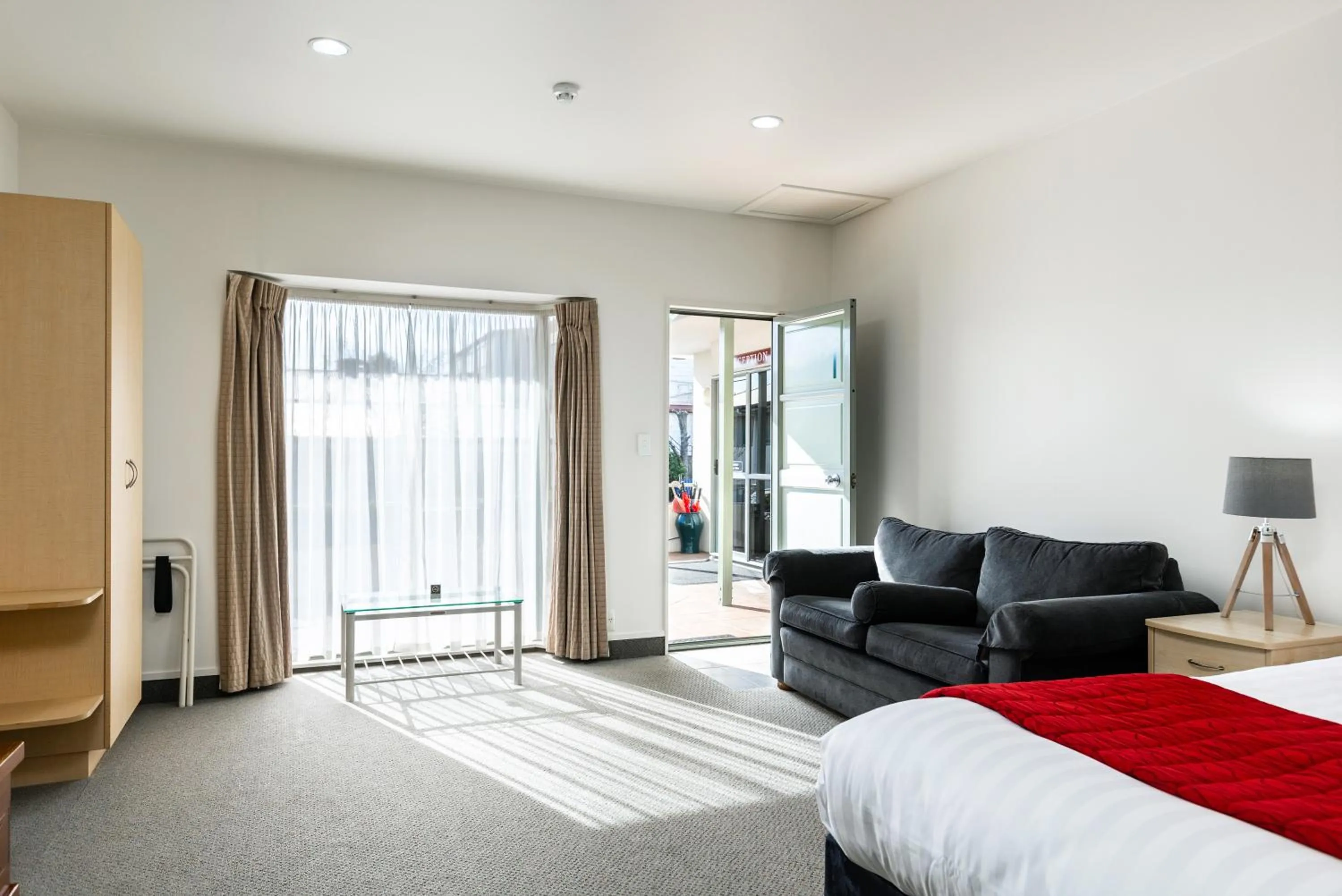 Bed in Jasmine Court Motel