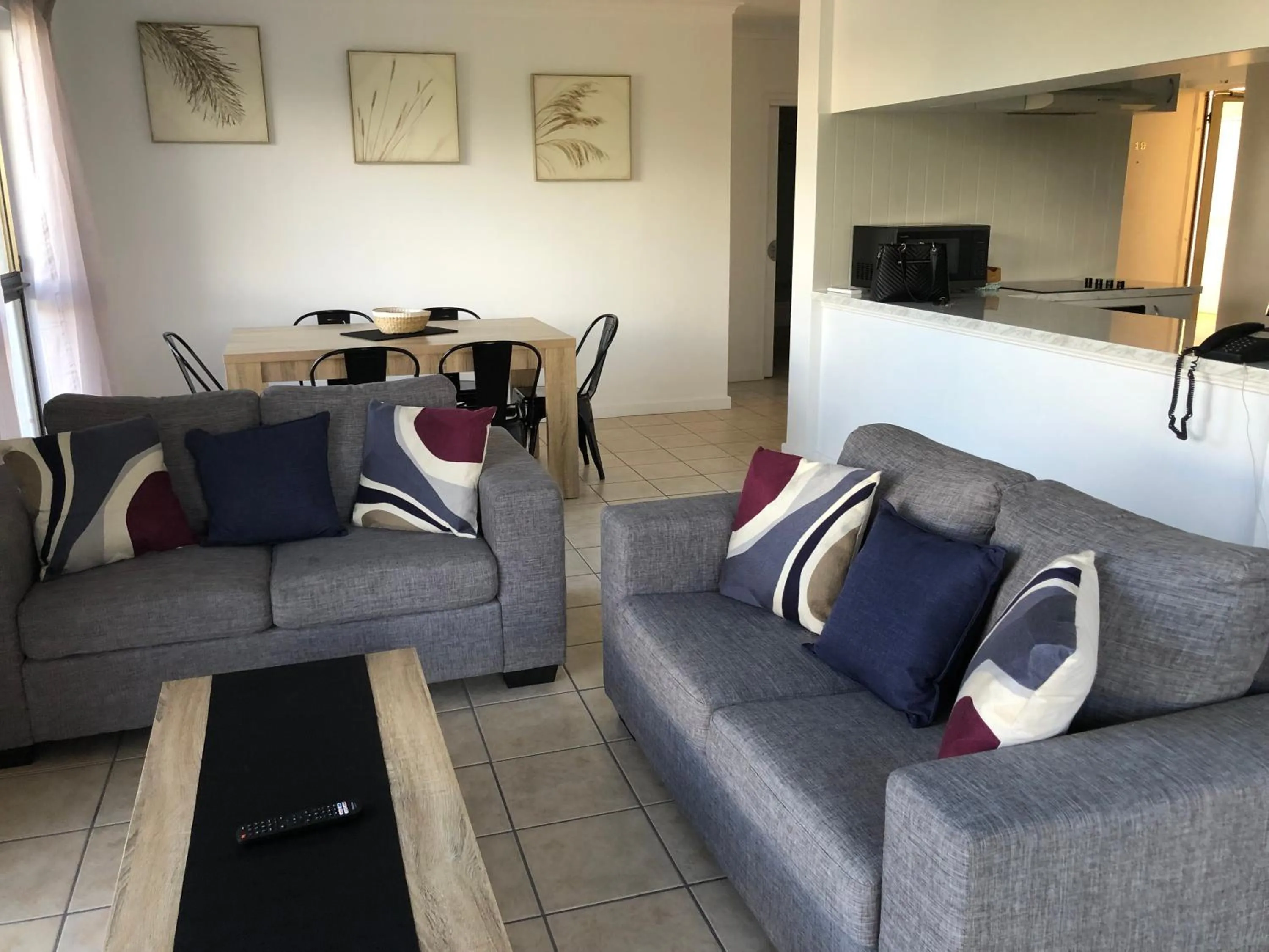 Living room in Coral Towers Holiday Suites