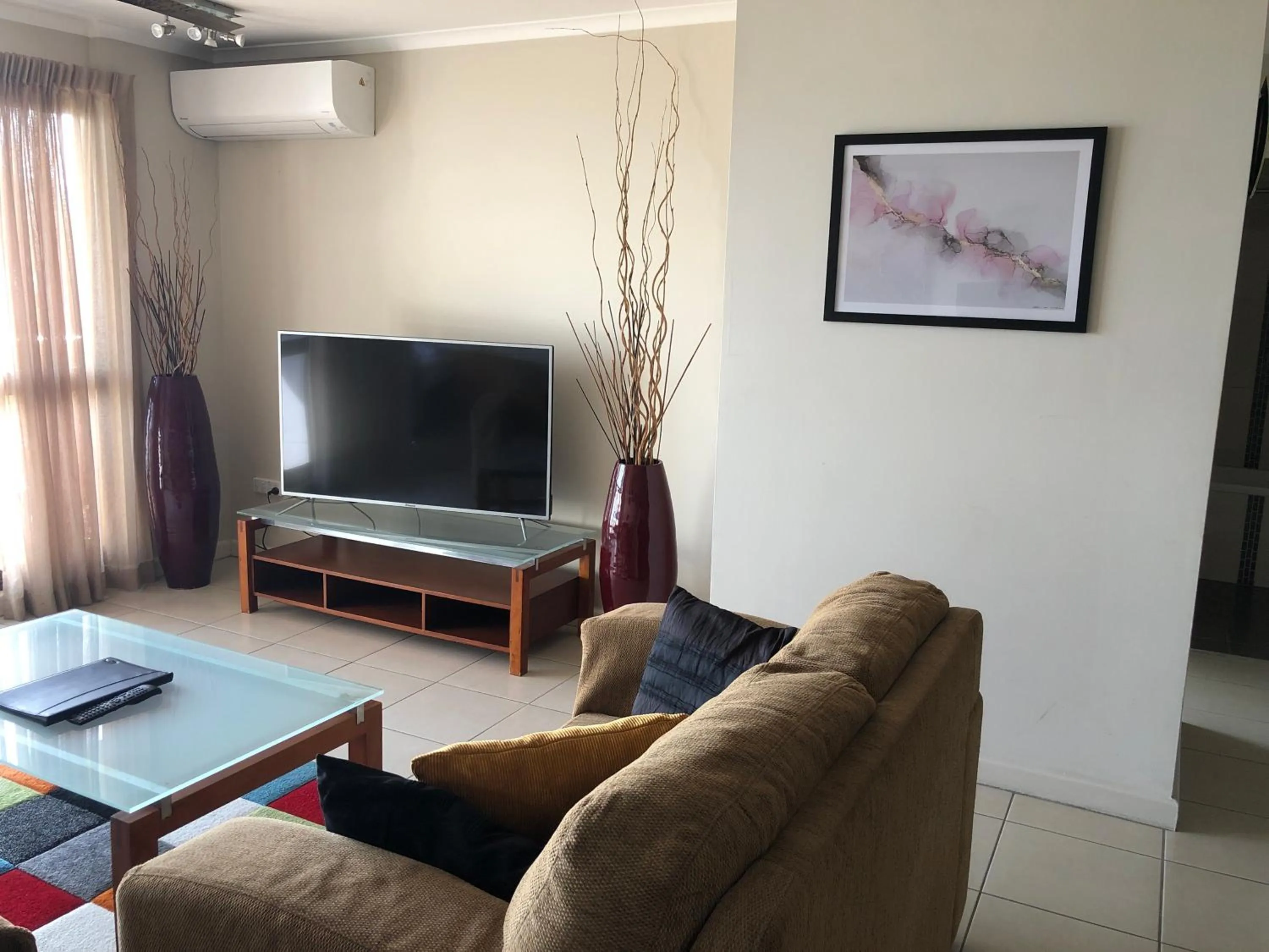 Property building in Coral Towers Holiday Suites