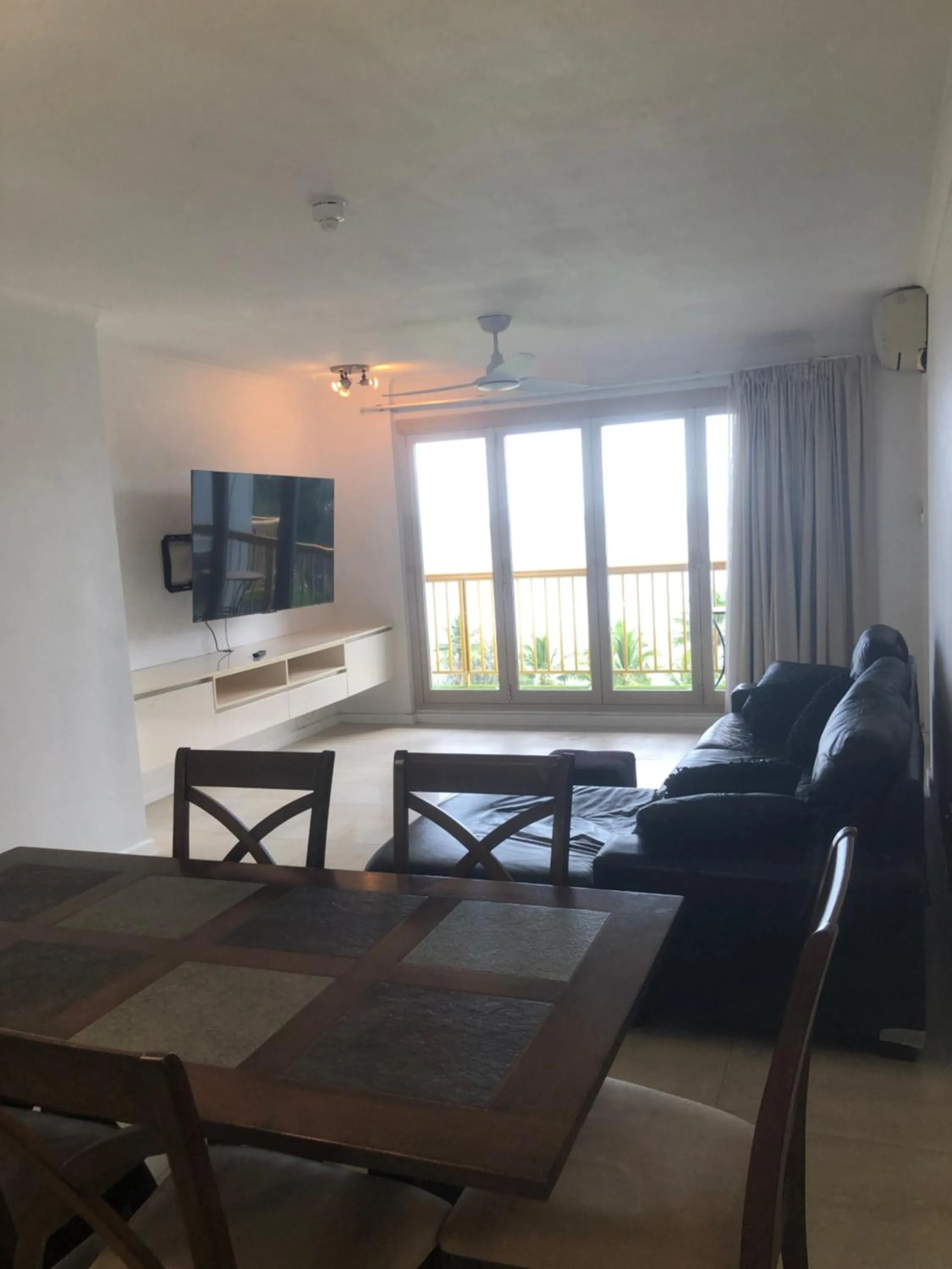 Living room in Coral Towers Holiday Suites