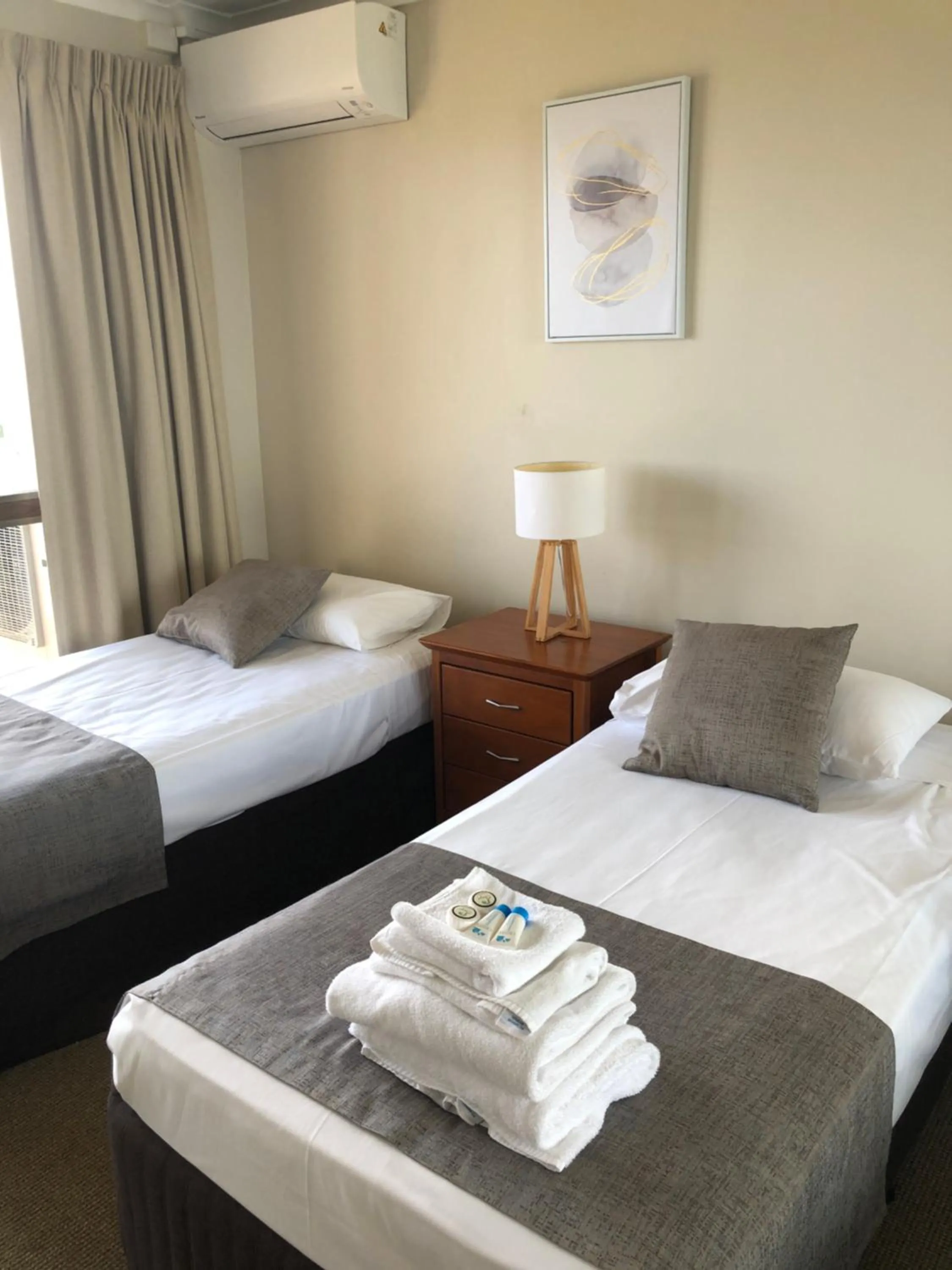 Property building, Bed in Coral Towers Holiday Suites