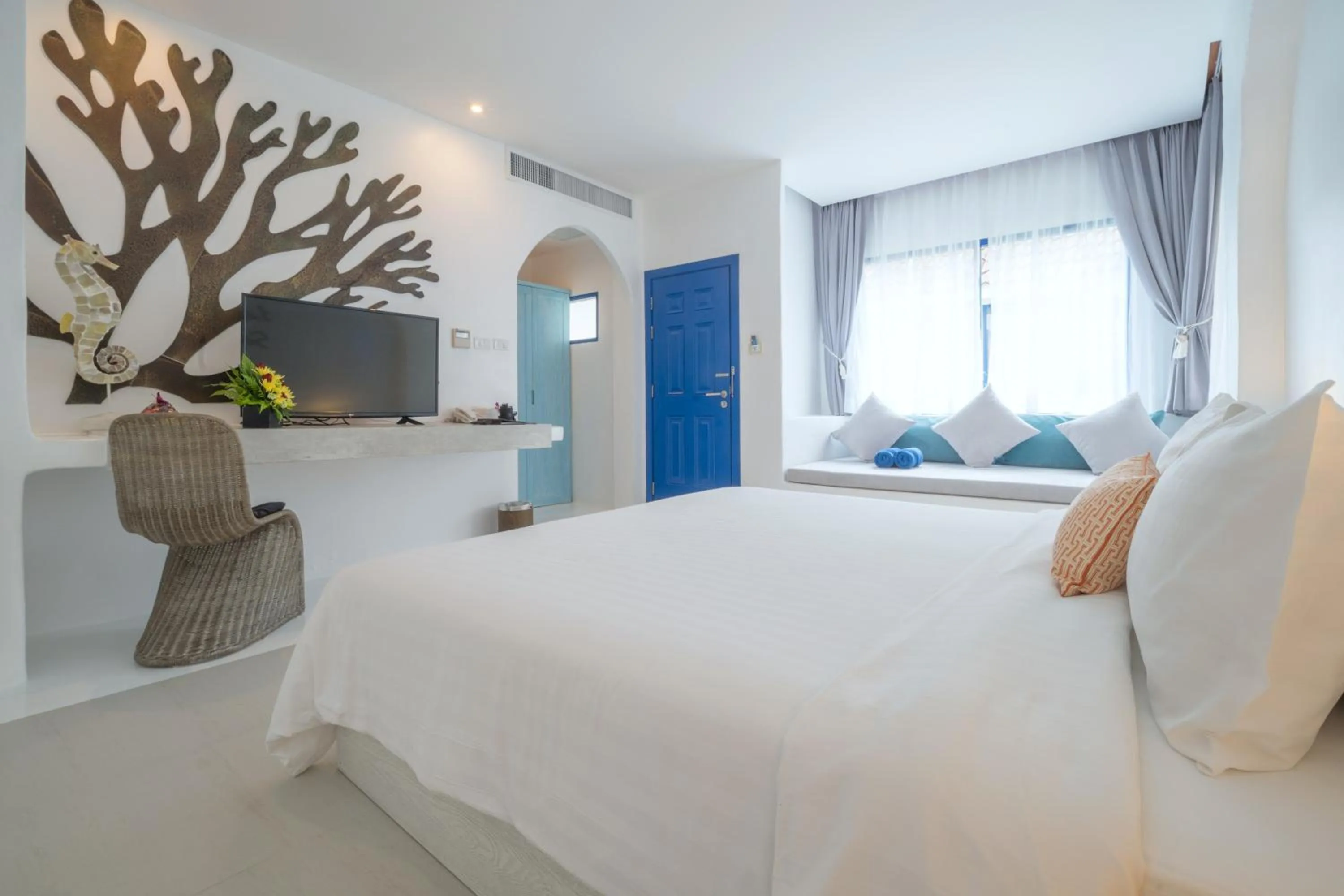 Photo of the whole room, Bed in Ocean Breeze Resort Khaolak