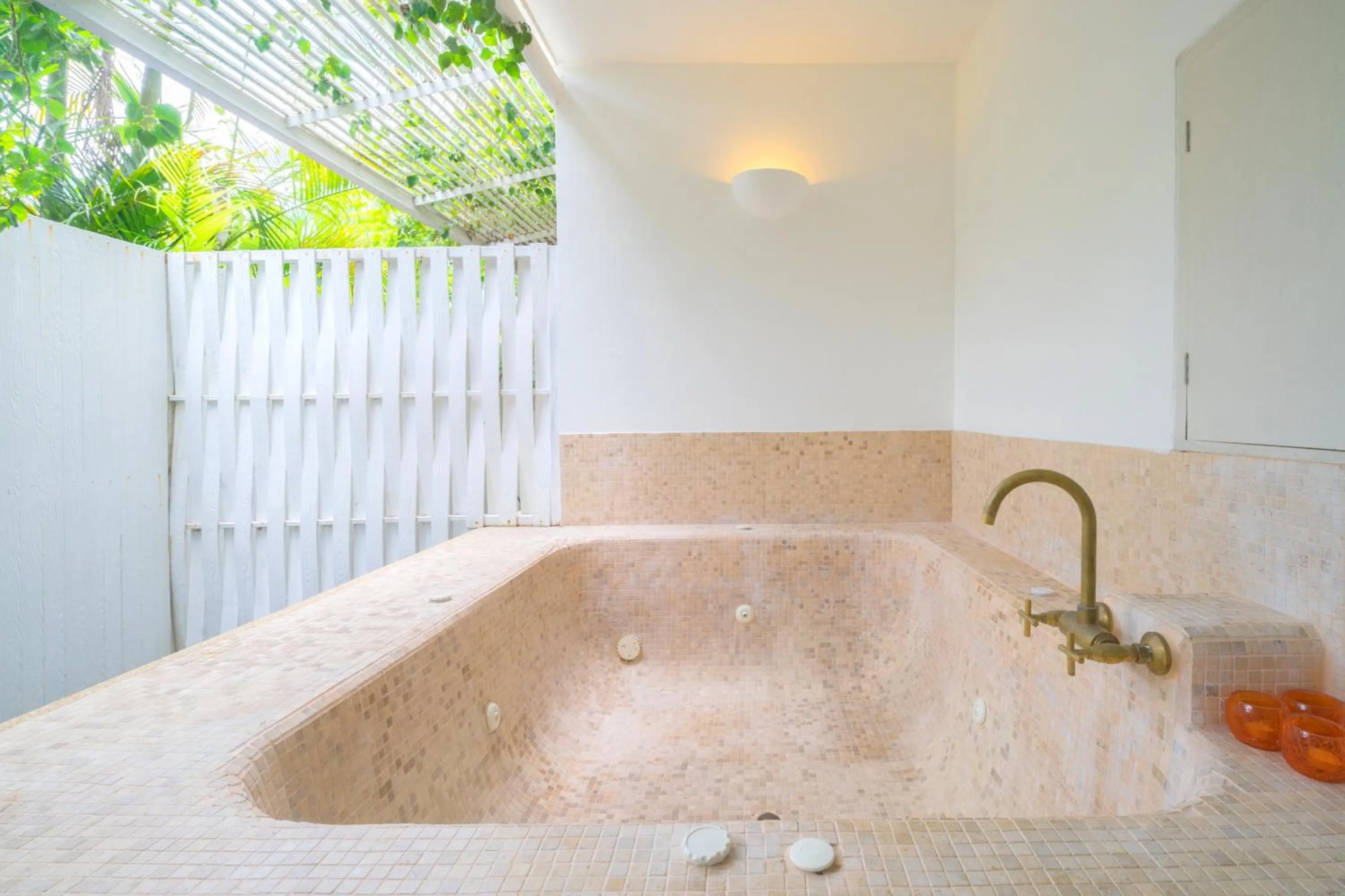 Area and facilities in Ocean Breeze Resort Khaolak