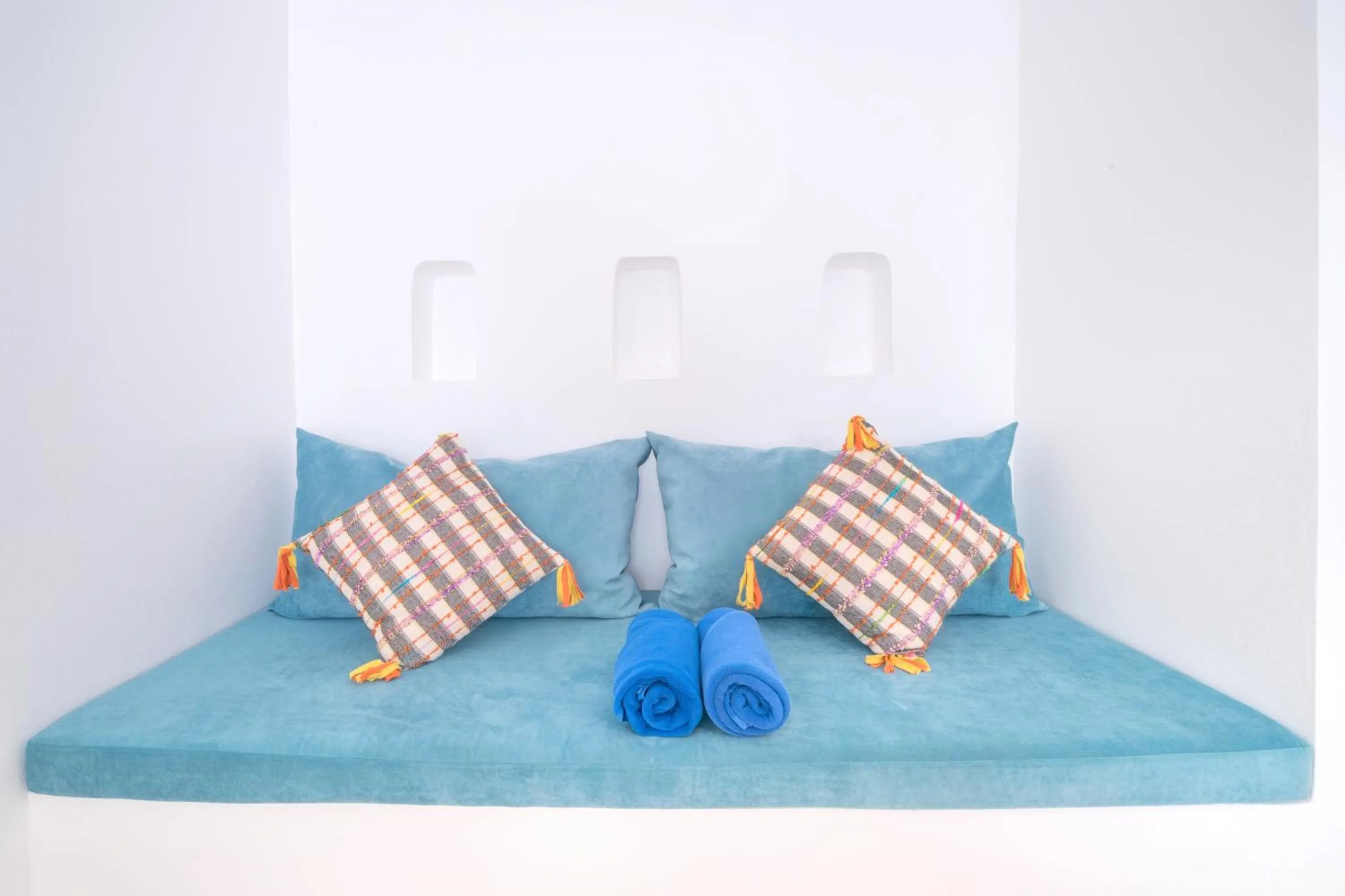 Seating area, Bed in Ocean Breeze Resort Khaolak