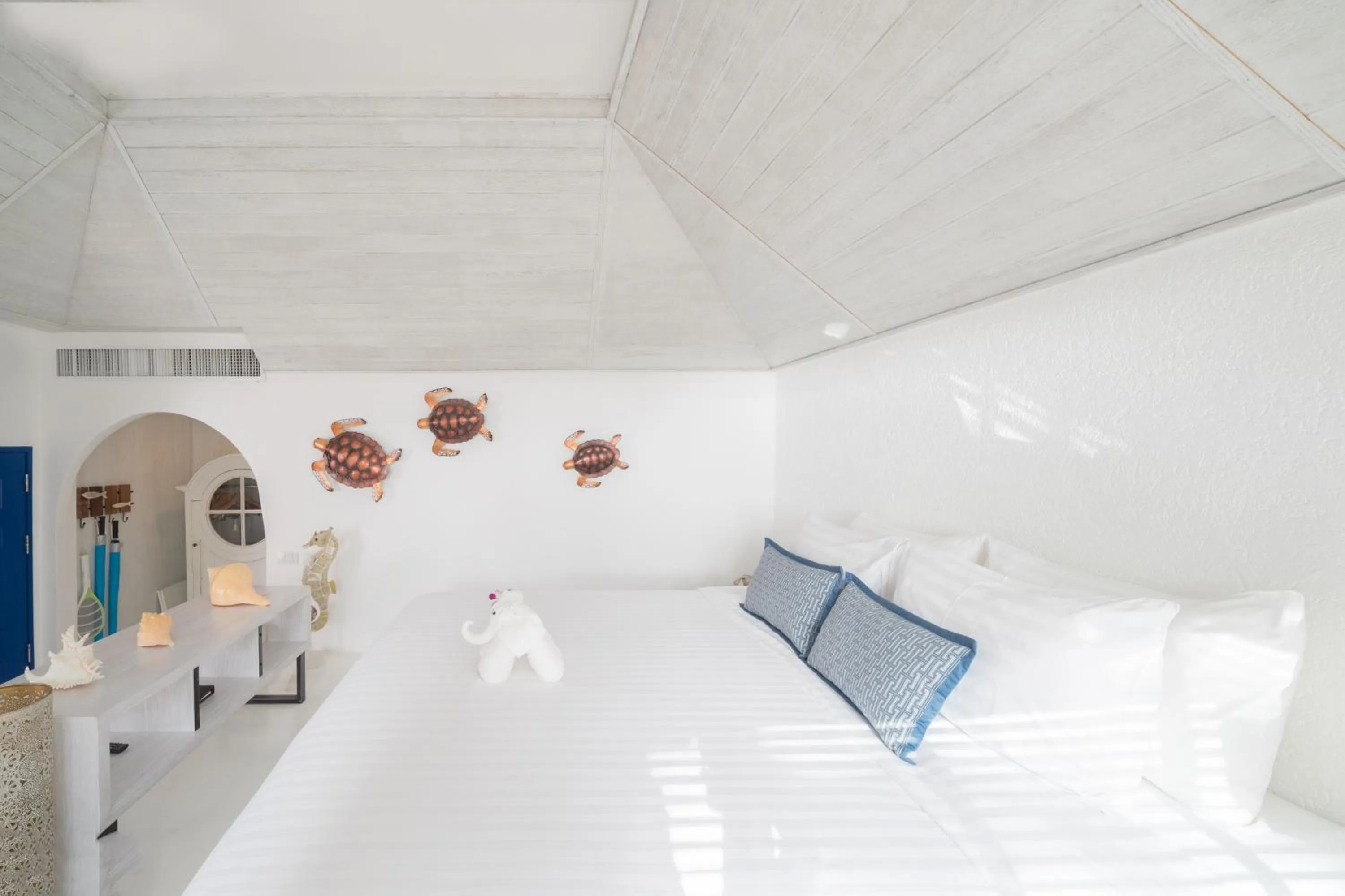 Bedroom, Bed in Ocean Breeze Resort Khaolak