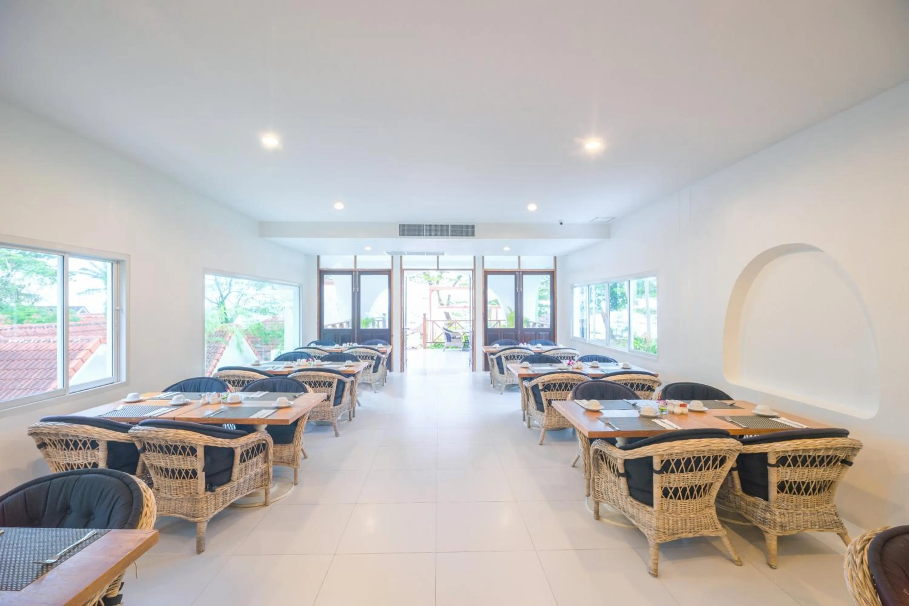 Restaurant/places to eat in Ocean Breeze Resort Khaolak