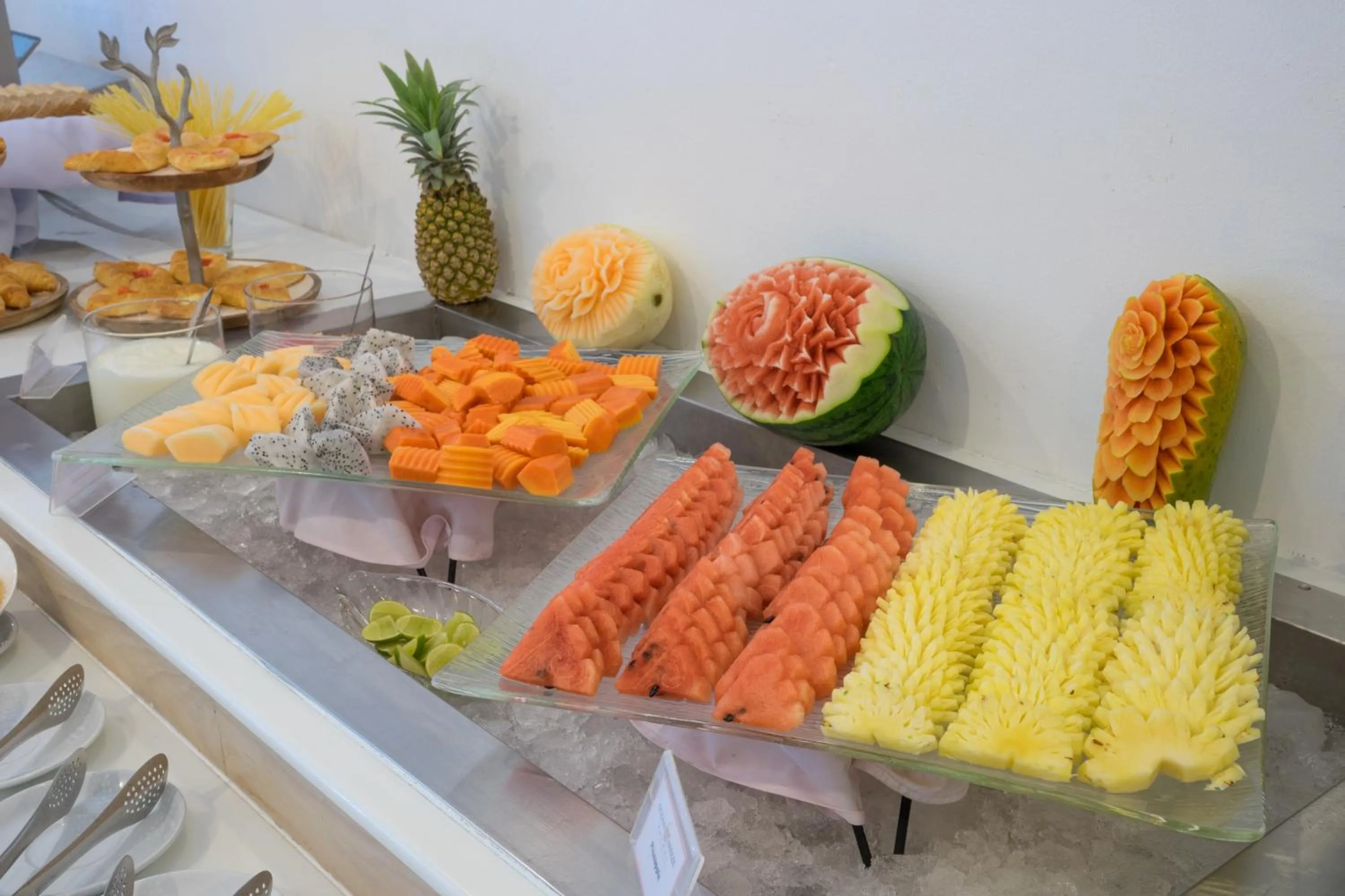 Food in Ocean Breeze Resort Khaolak