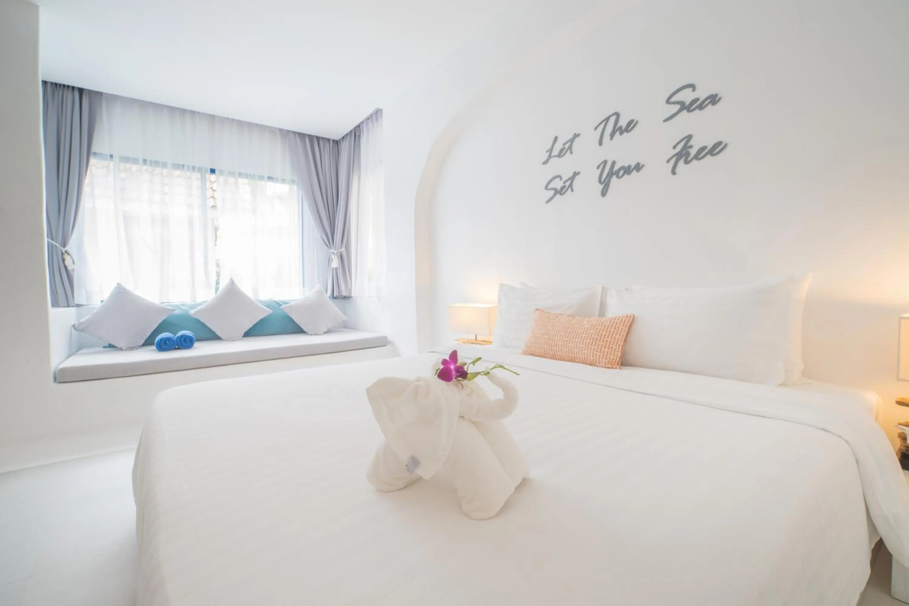 Bedroom, Bed in Ocean Breeze Resort Khaolak