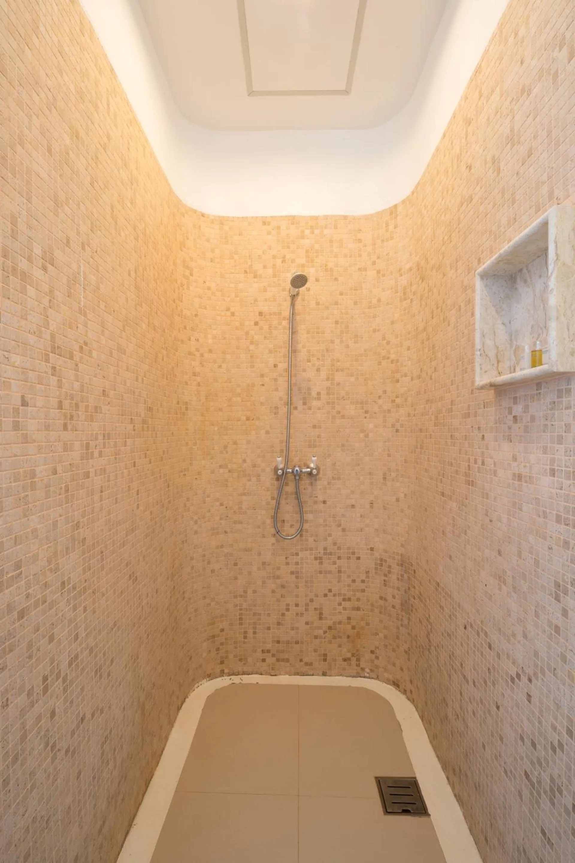 Toilet in Ocean Breeze Resort Khaolak