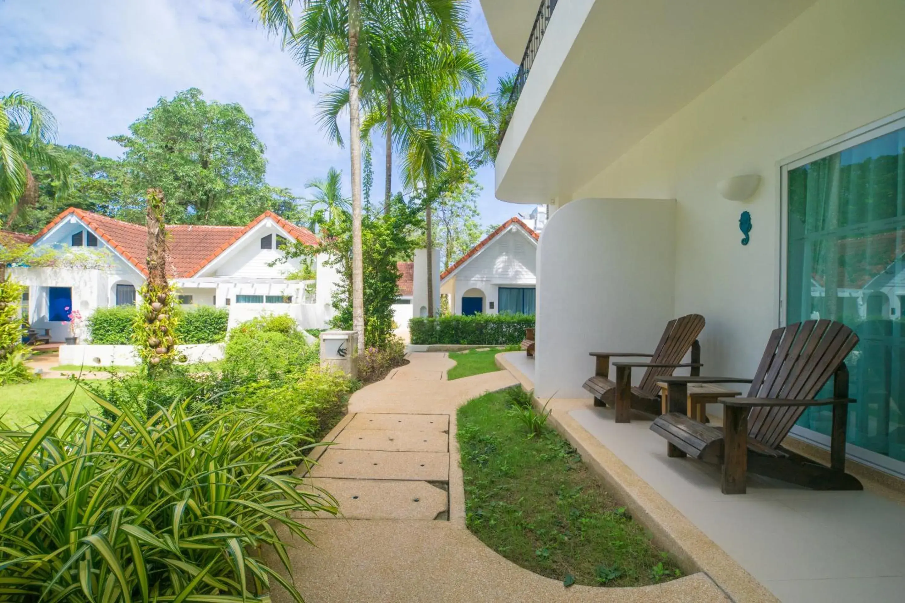 Garden view in Ocean Breeze Resort Khaolak Garden view in Ocean Breeze Resort Khaolak