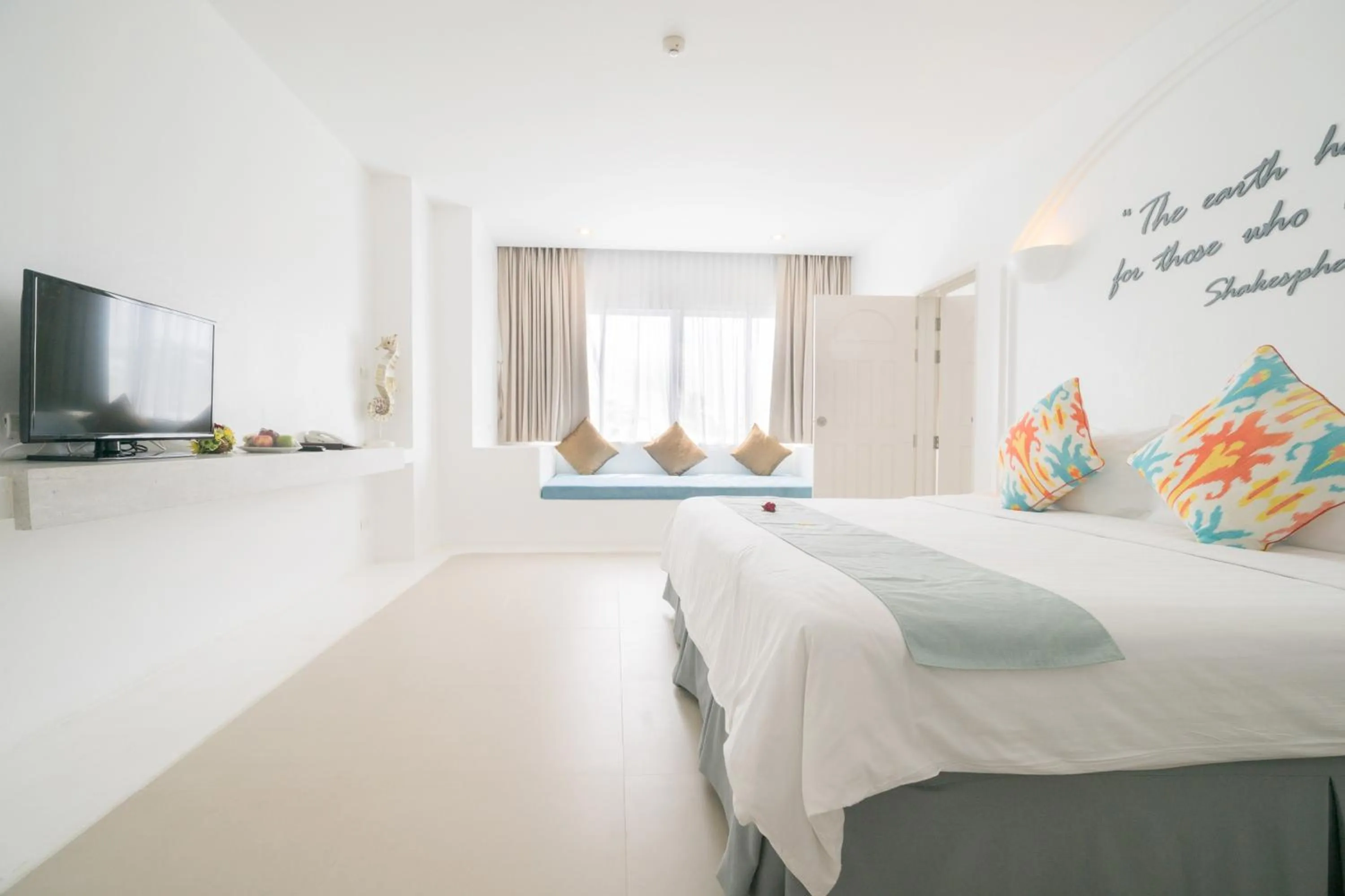 Property building, Bed in Ocean Breeze Resort Khaolak