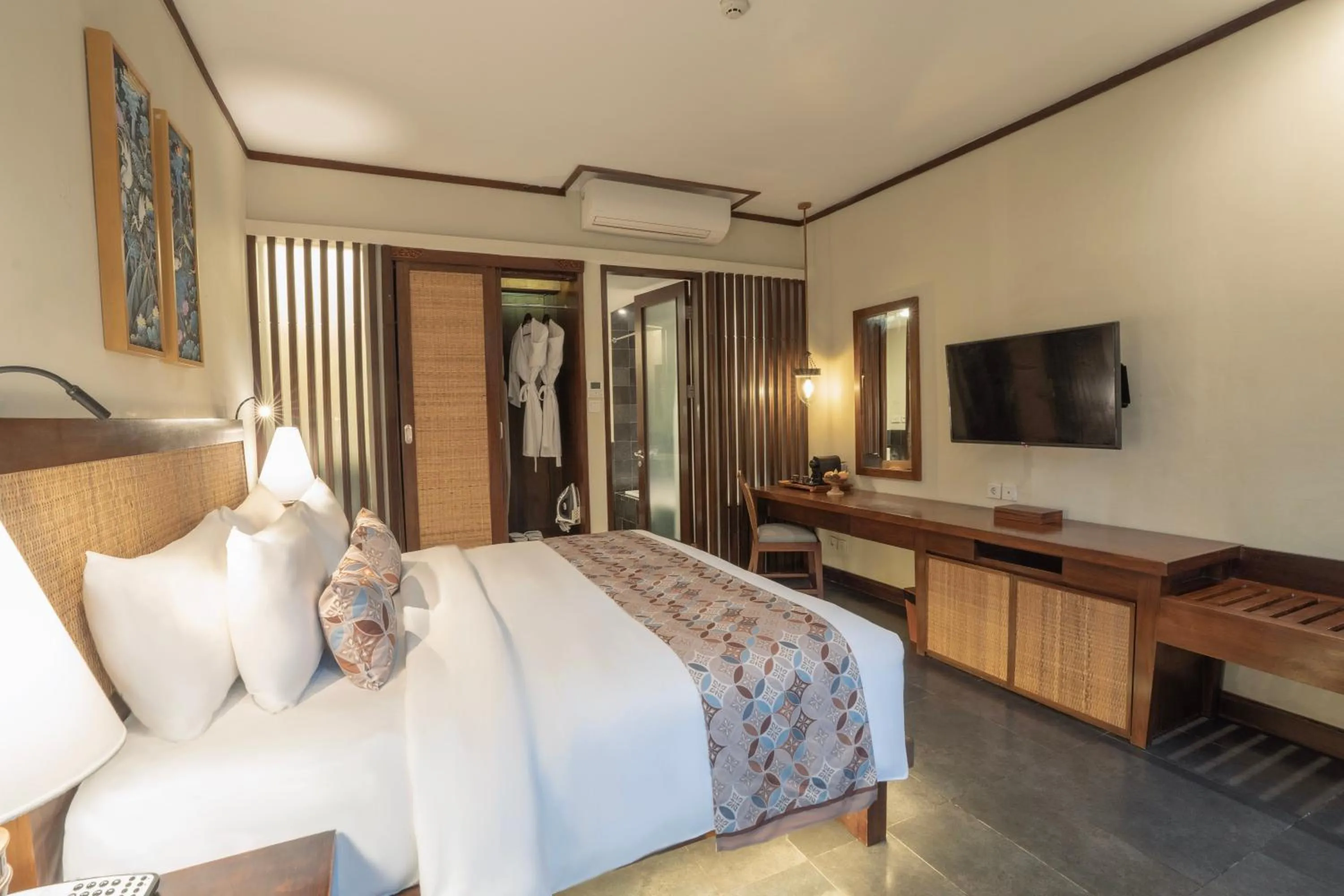 Bed in Kuta Seaview Beach Resort