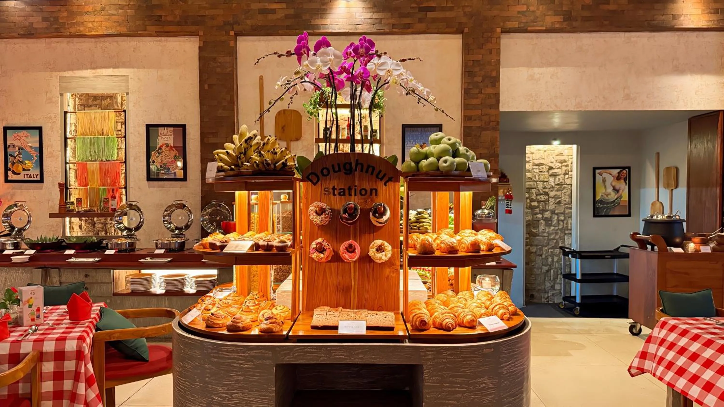 Restaurant/places to eat in Kuta Seaview Beach Resort