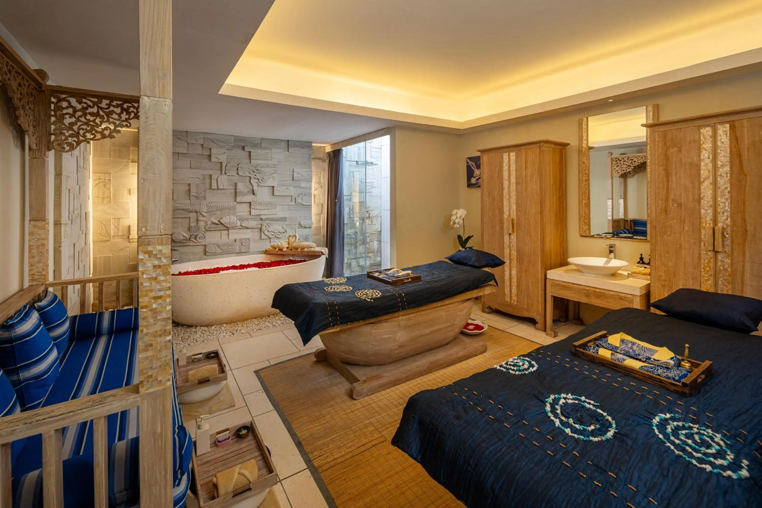 Massage, Bed in Kuta Seaview Beach Resort