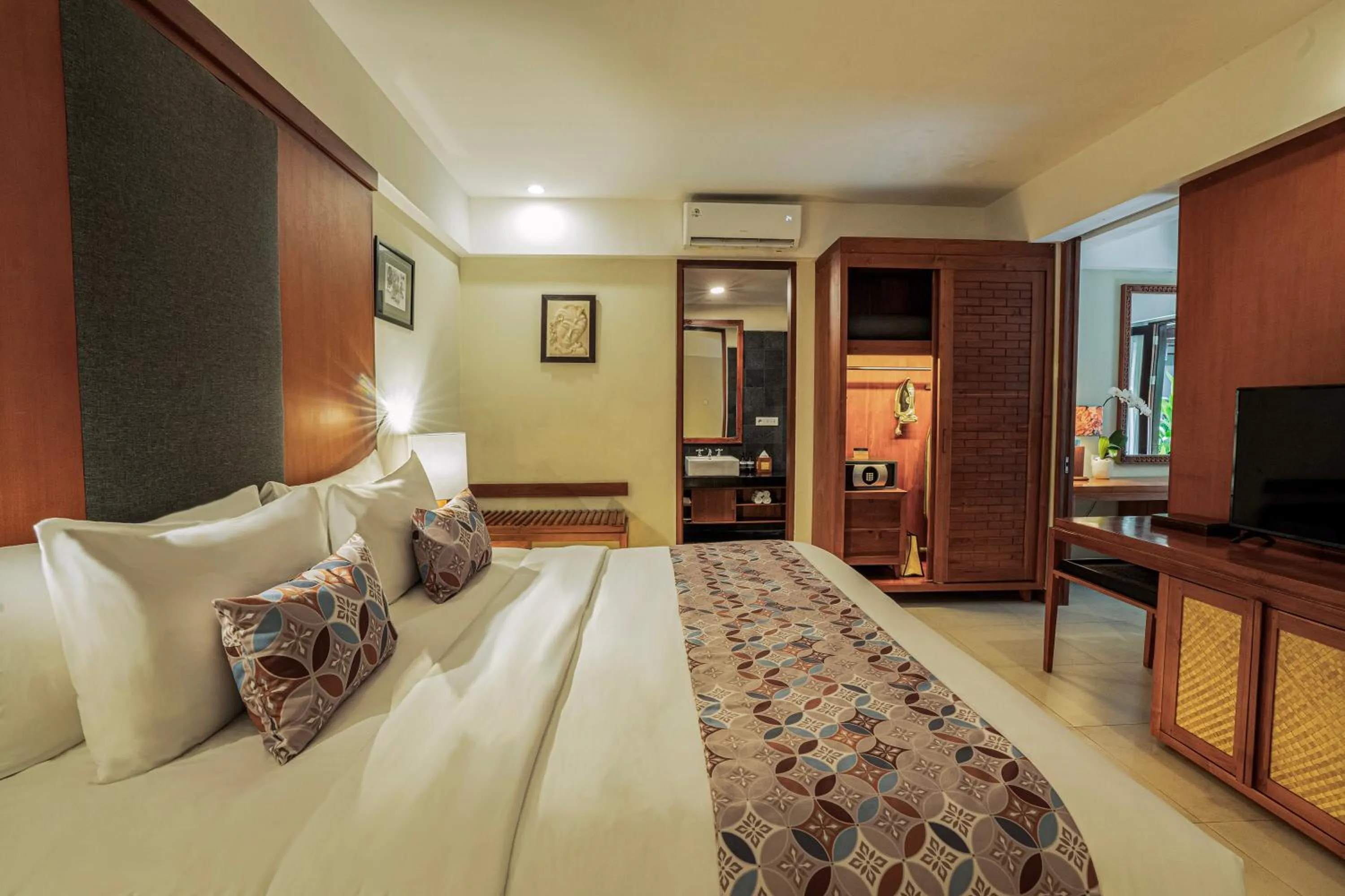 Bed in Kuta Seaview Beach Resort