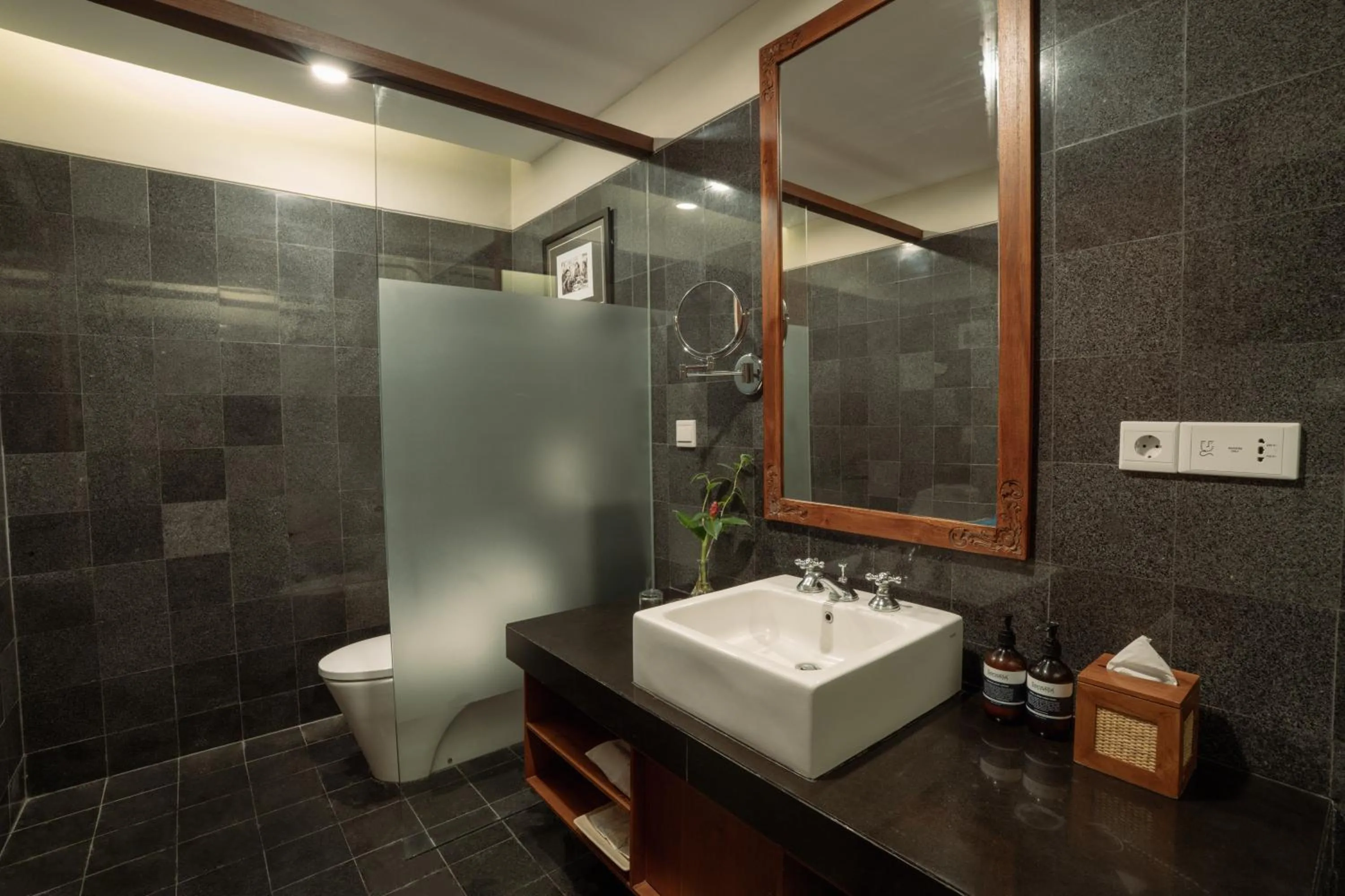 Bathroom in Kuta Seaview Beach Resort