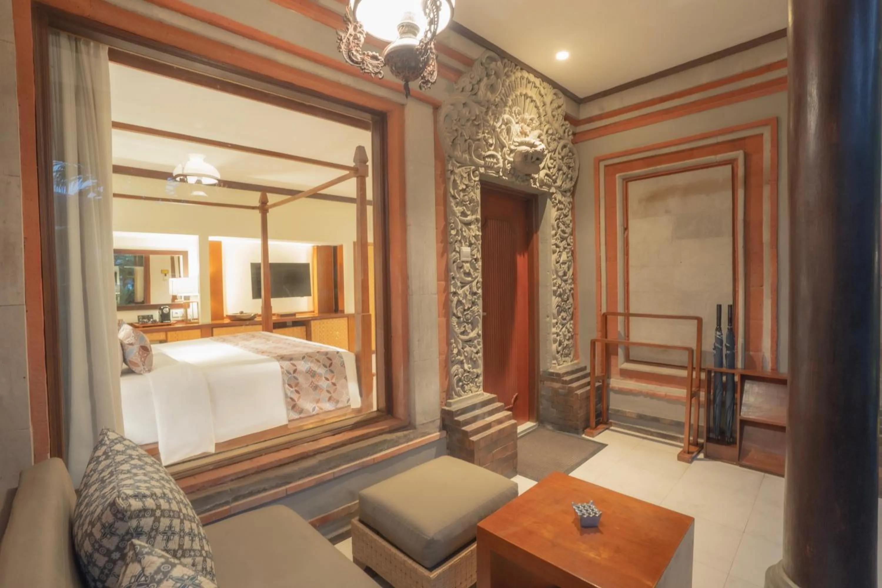 Facade/entrance, Bed in Kuta Seaview Beach Resort