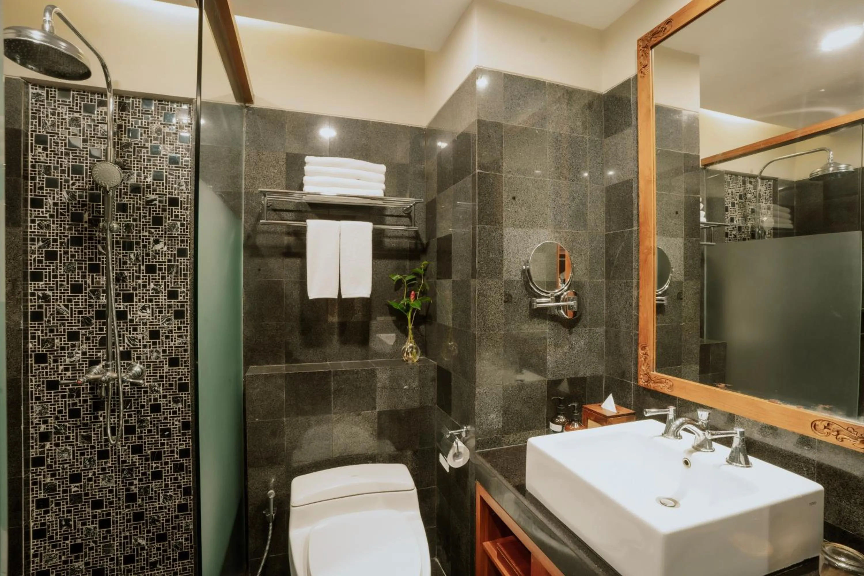 Shower in Kuta Seaview Beach Resort