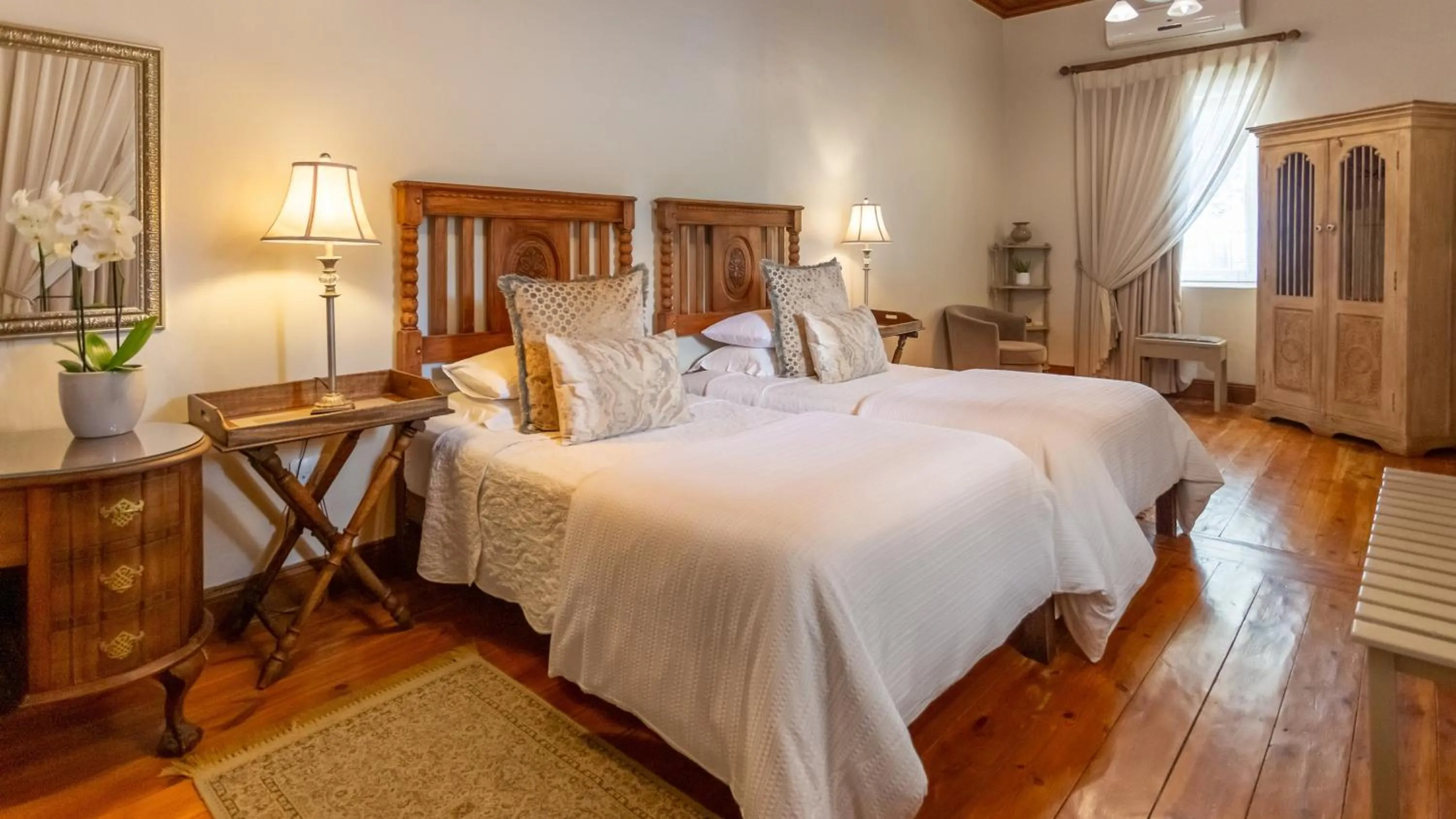 Photo of the whole room, Bed in La Plume Boutique Hotel & Spa