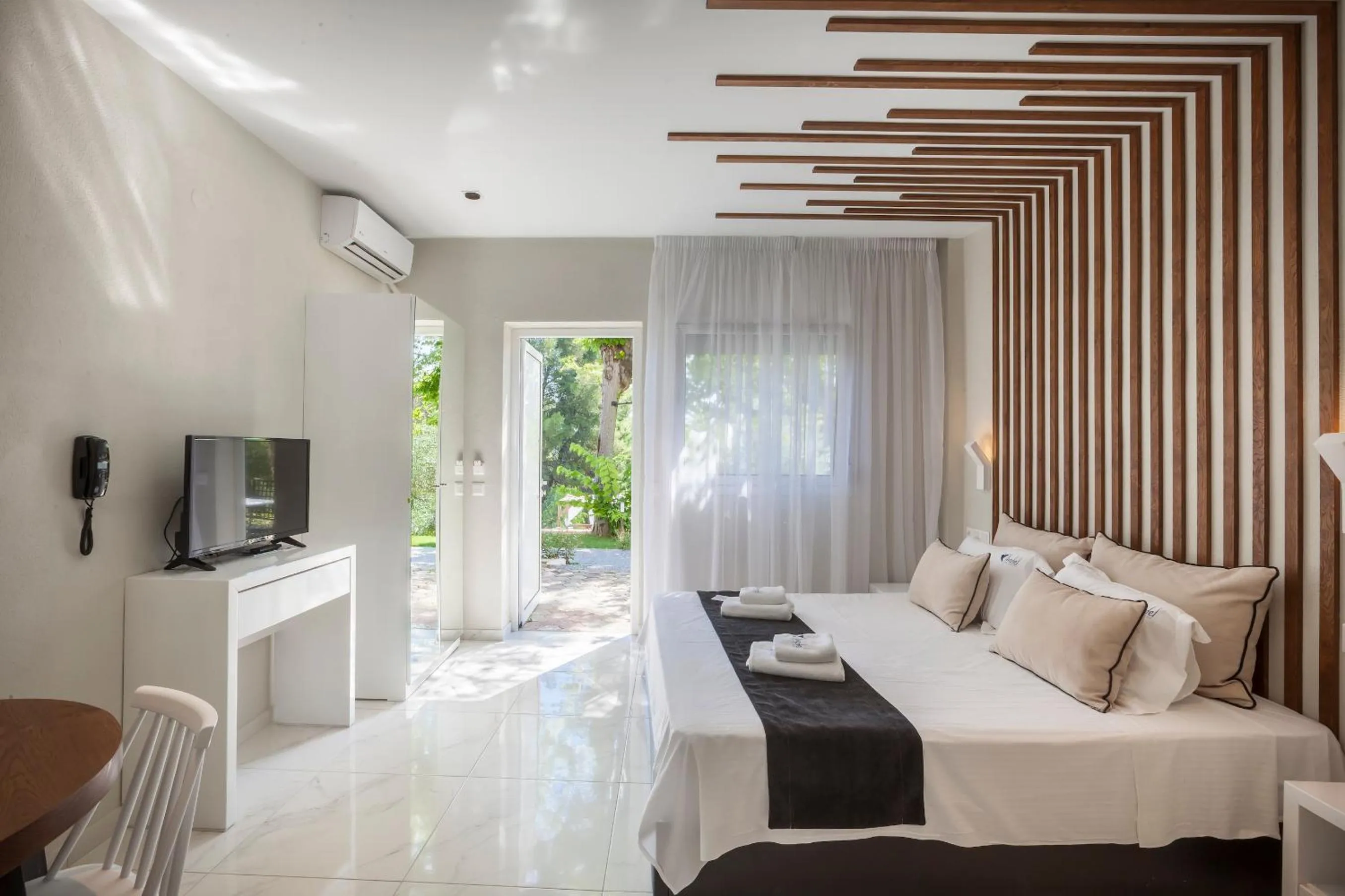 Photo of the whole room in Avatel Eco Lodge