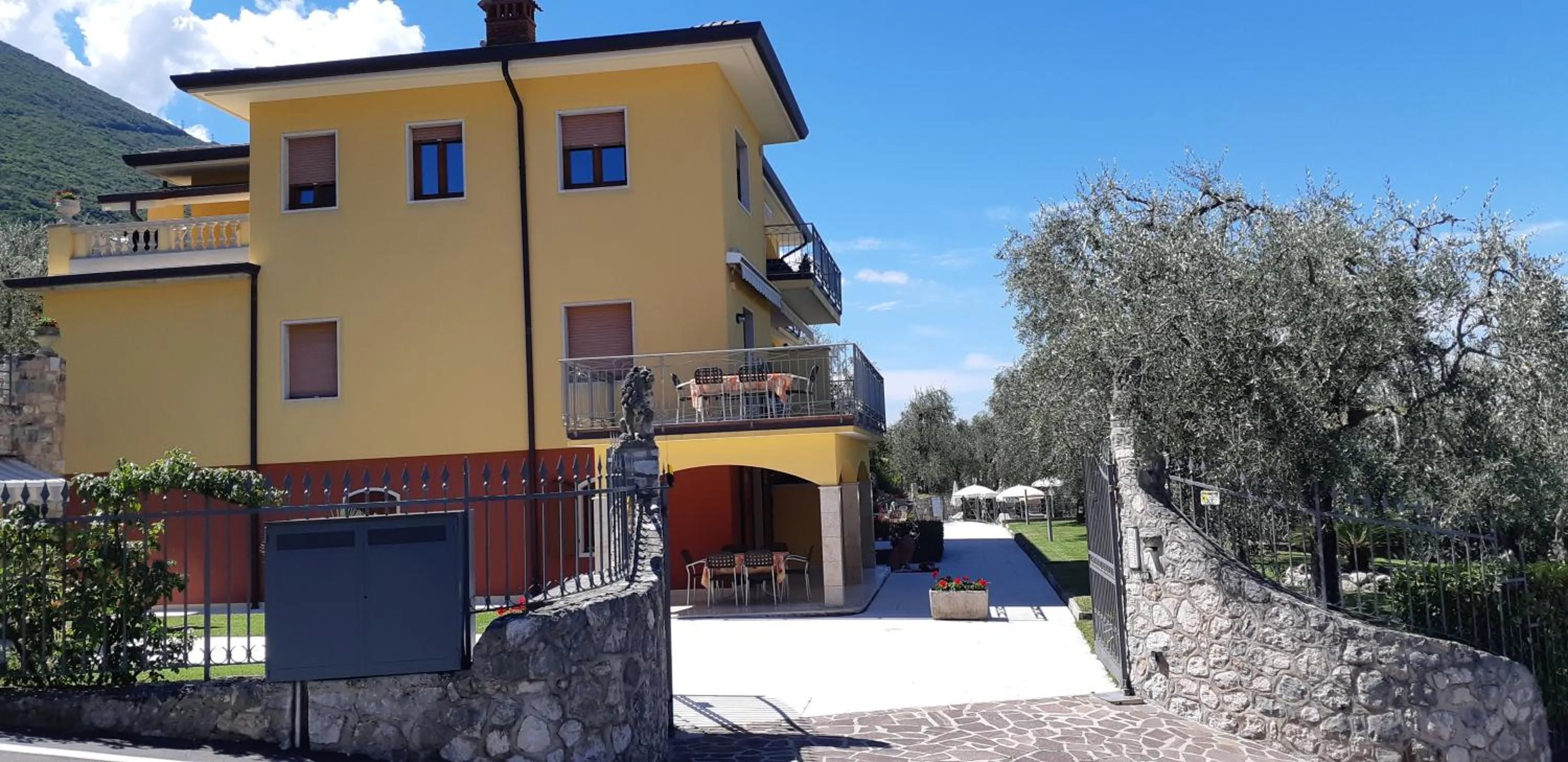 Property building in Villa Due Leoni - Residence