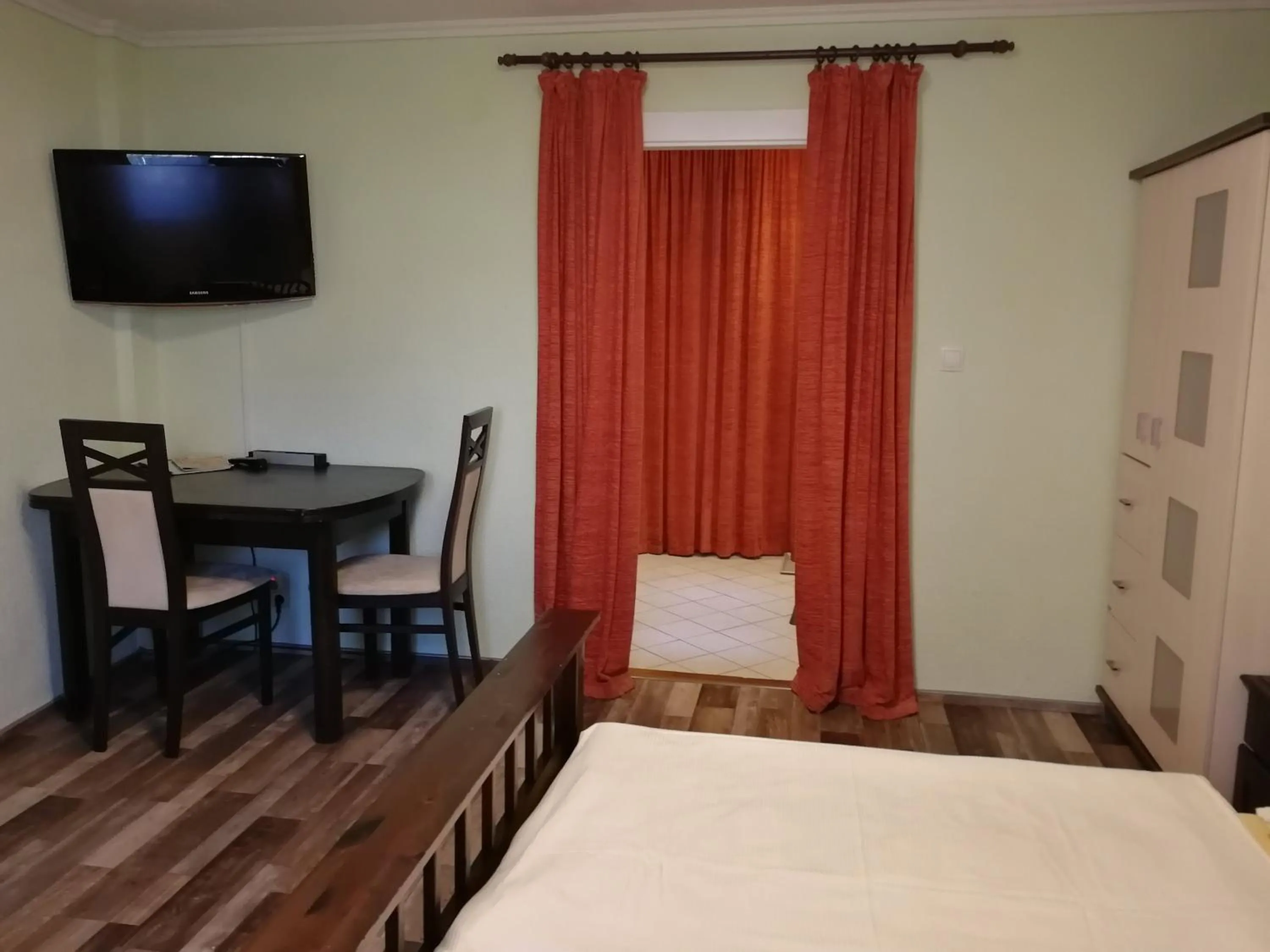 Photo of the whole room, Bed in Ferienwohnung Pohle-Priske Radebeul