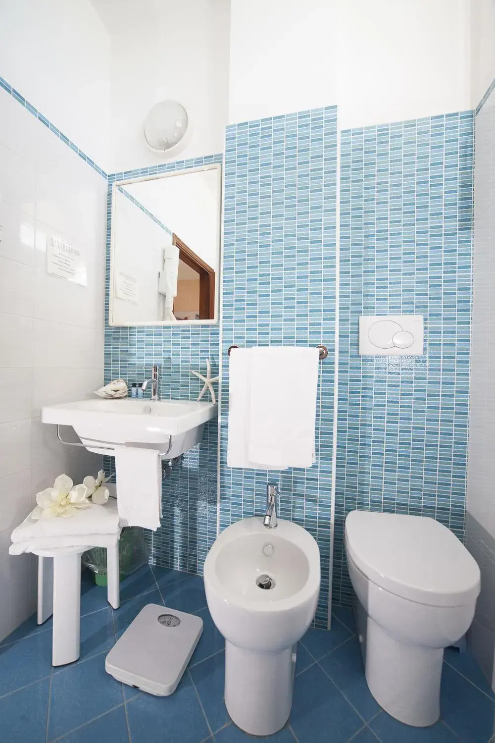 Toilet, Bathroom in Hotel Bisanzio