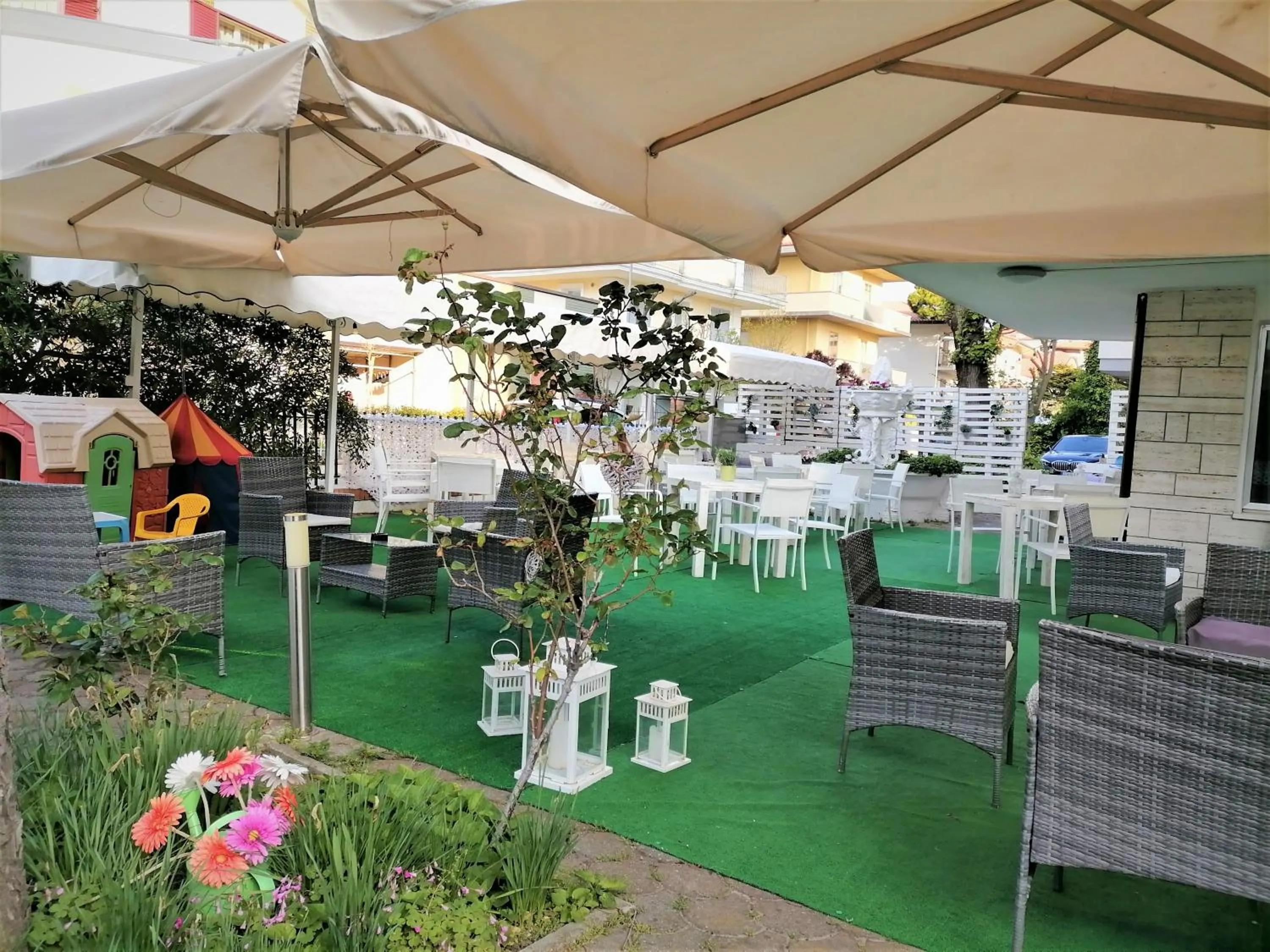Patio in Hotel Arabesco