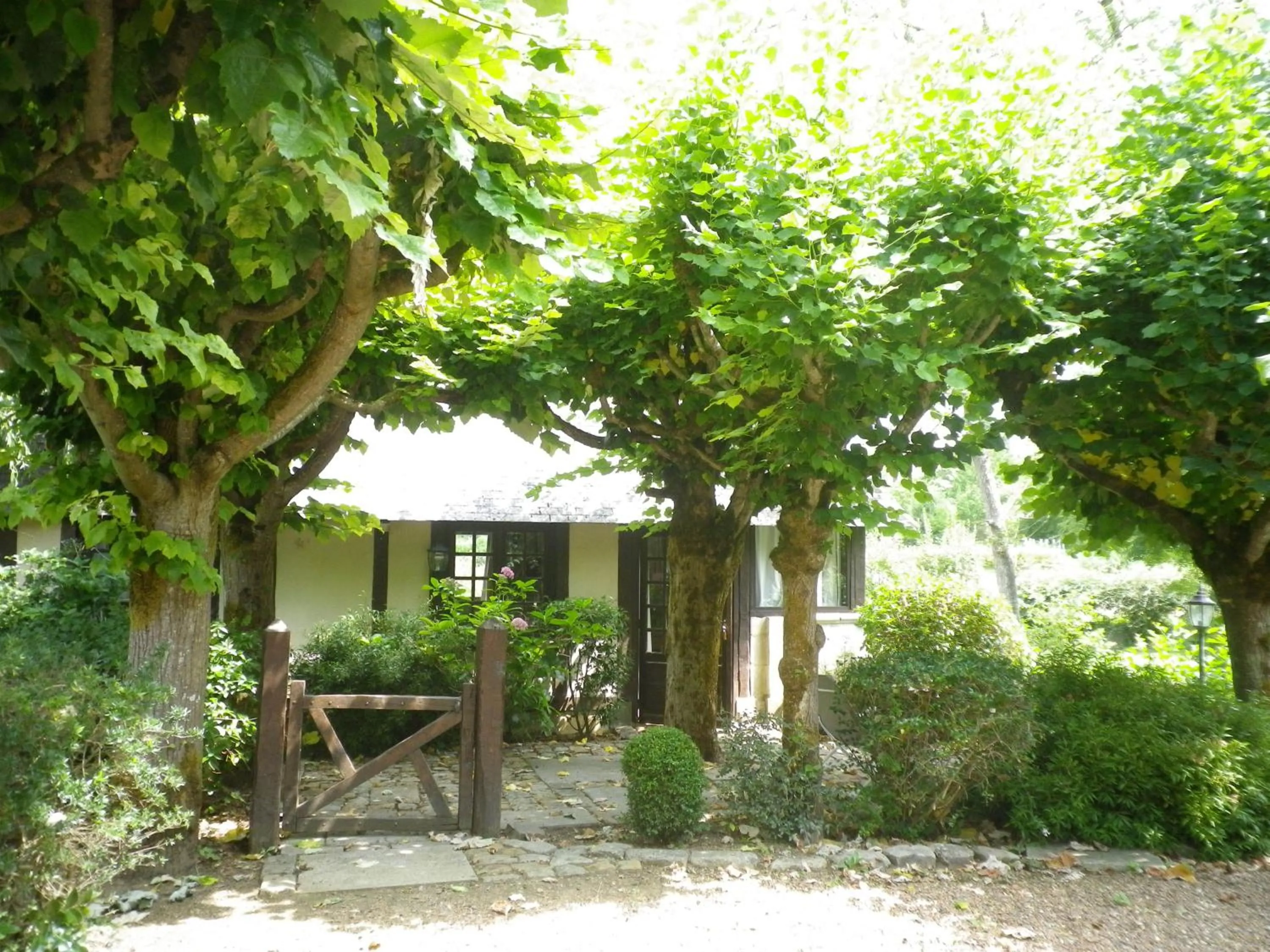Facade/entrance in Hôtel-Restaurant Ricordeau