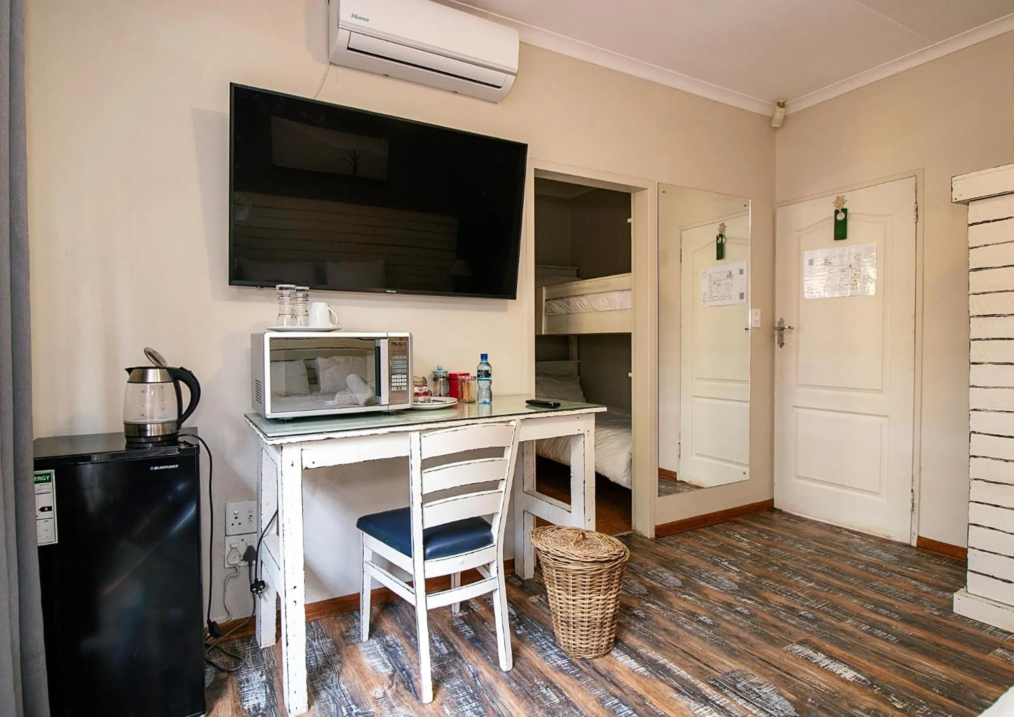 hair dresser in The Doors Inn