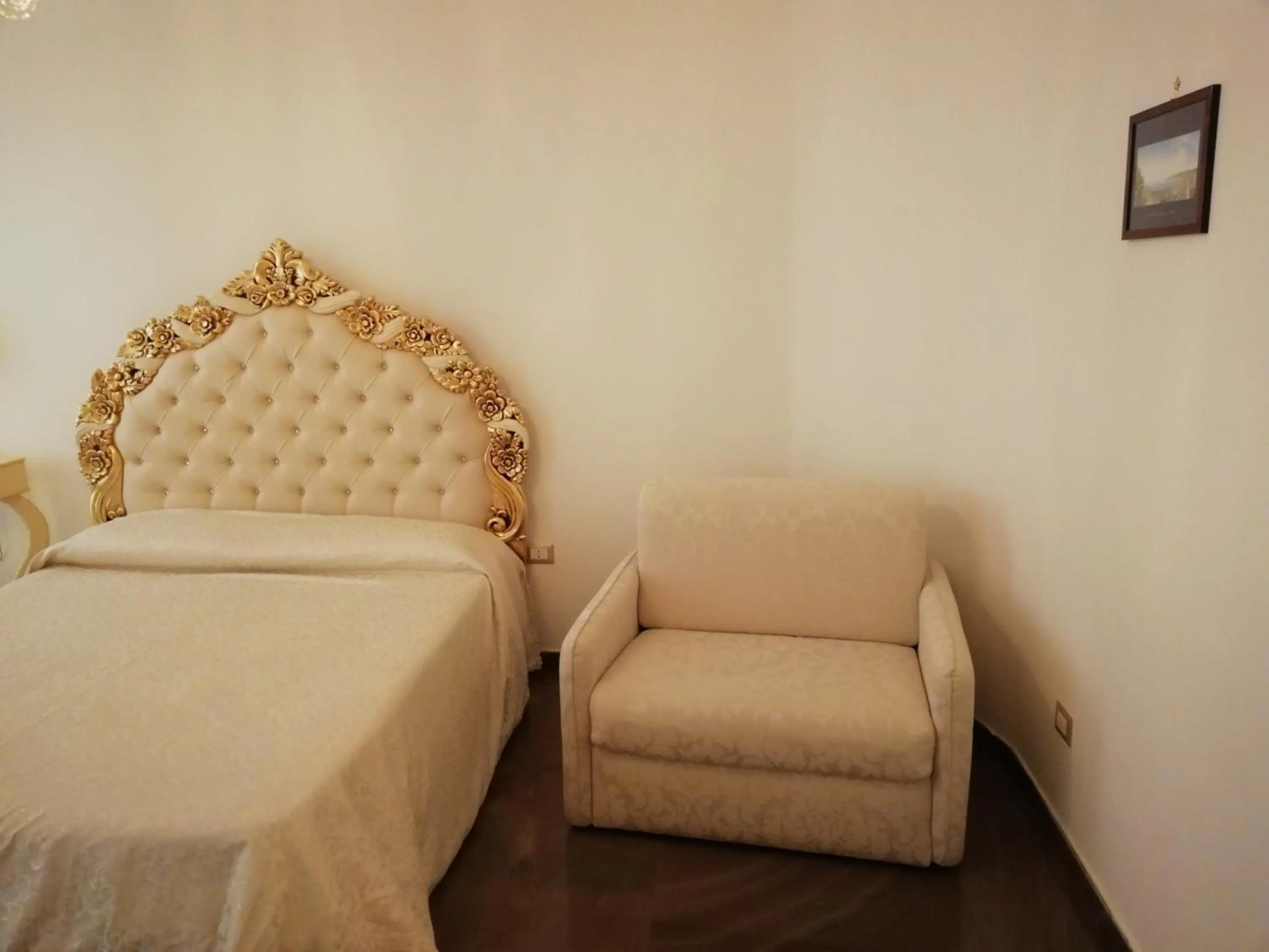 Photo of the whole room, Bed in beb Mariafrancesca