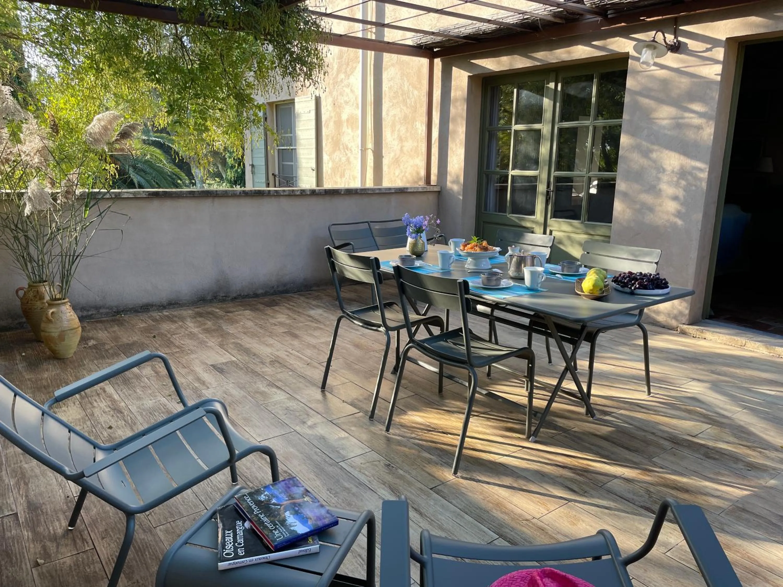 Patio in HOTEL et APPARTEMENTS DOMAINE DES CLOS - Teritoria