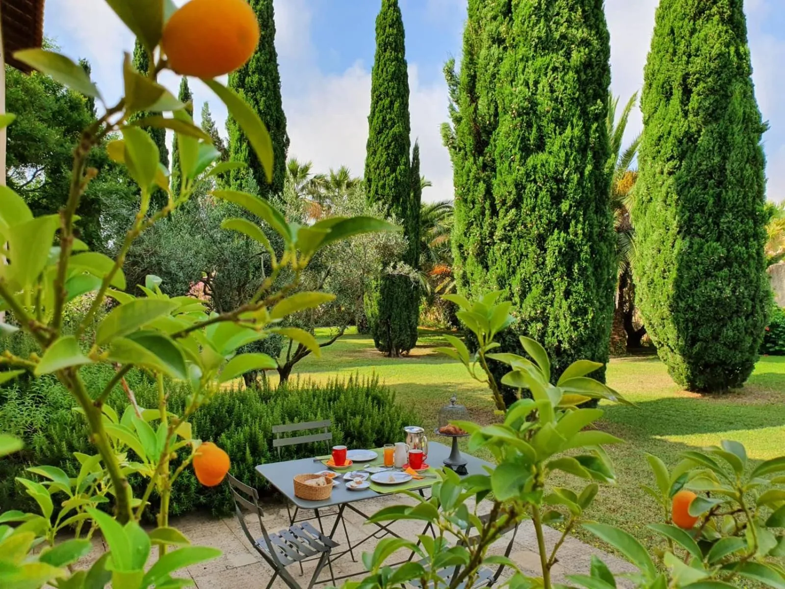 Spring in HOTEL et APPARTEMENTS DOMAINE DES CLOS - Teritoria