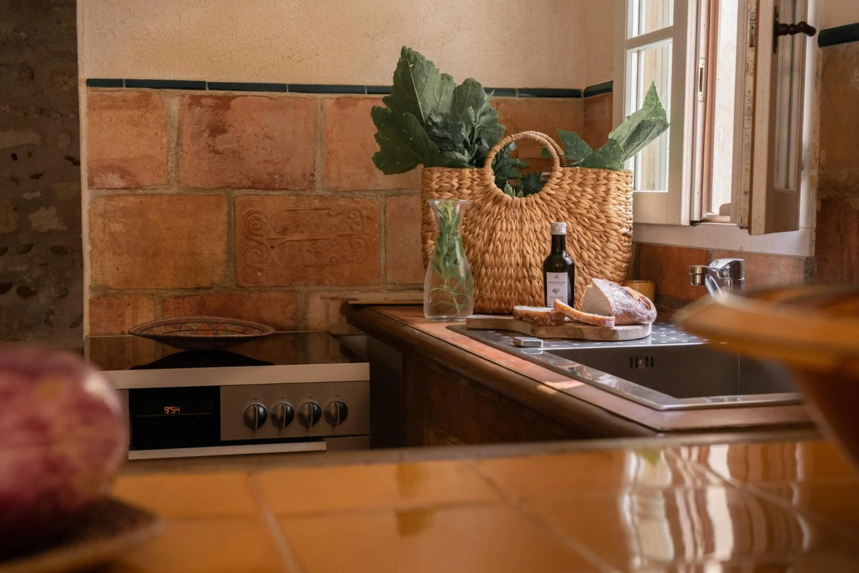 Kitchen or kitchenette in HOTEL et APPARTEMENTS DOMAINE DES CLOS - Teritoria