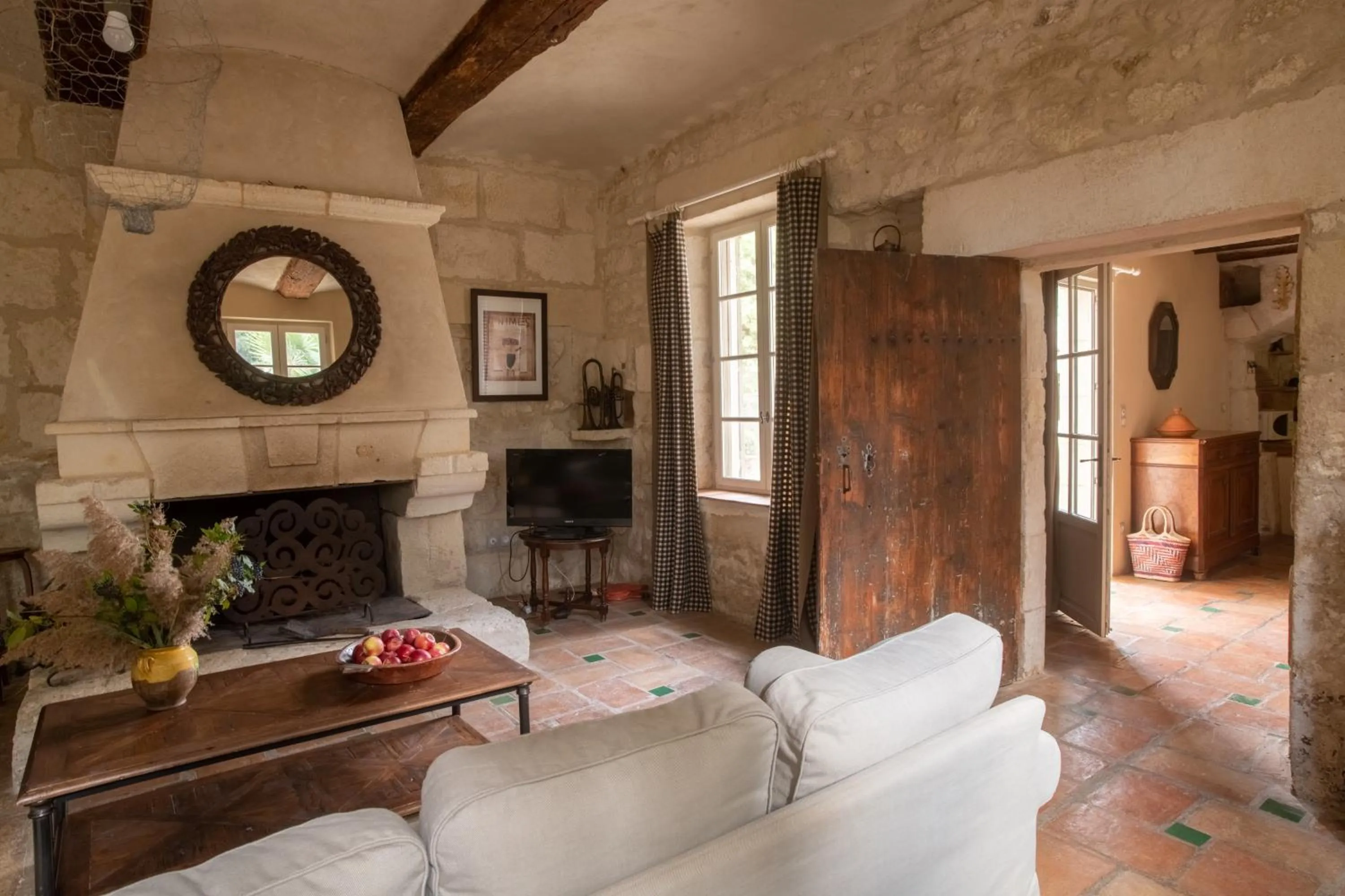 TV and multimedia in HOTEL et APPARTEMENTS DOMAINE DES CLOS - Teritoria