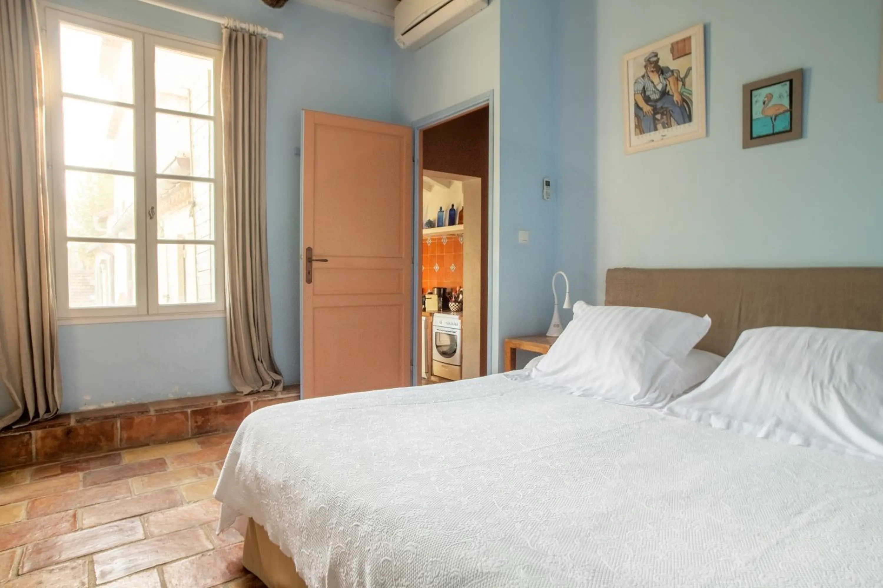 Bed in HOTEL et APPARTEMENTS DOMAINE DES CLOS - Teritoria