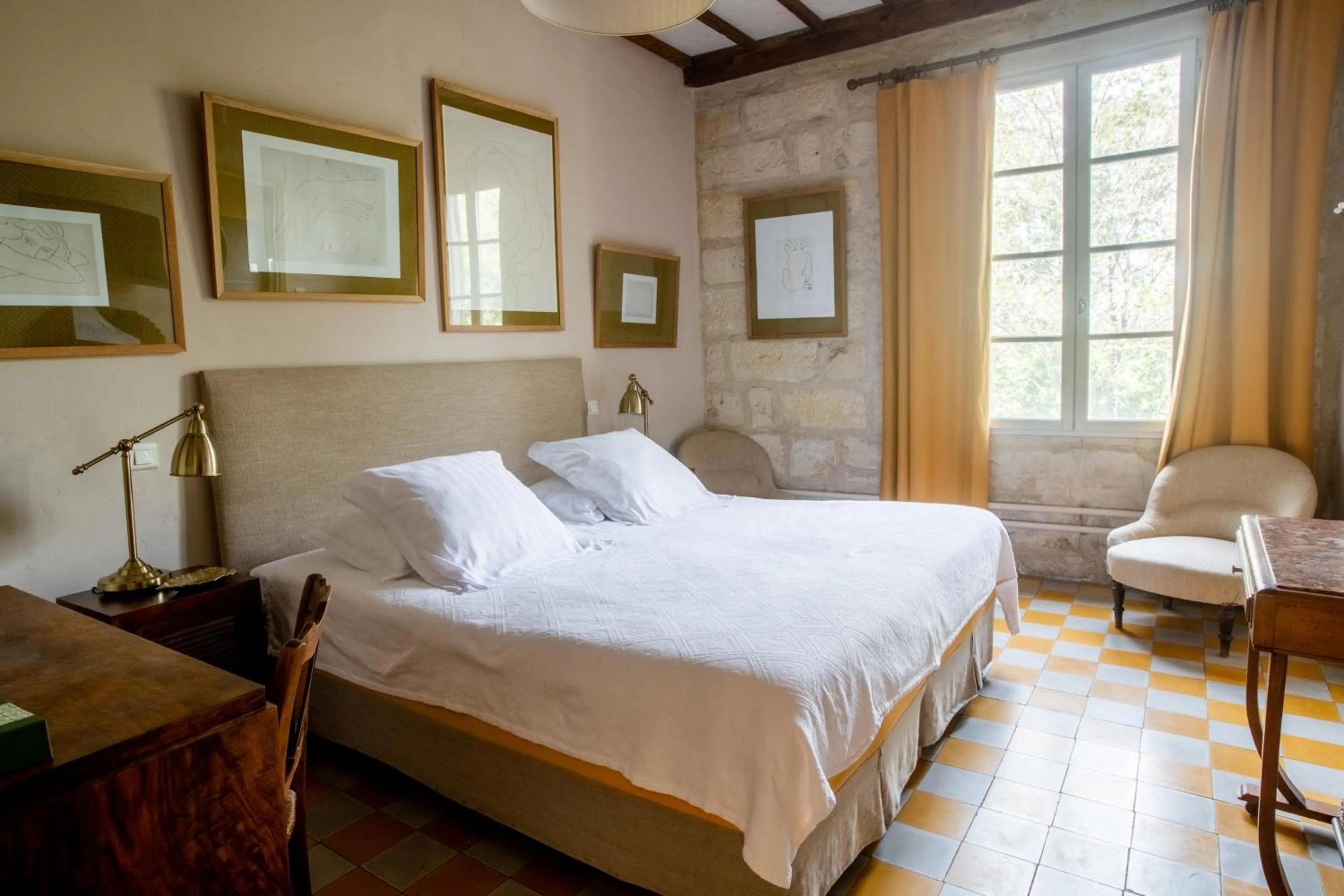 Bed in HOTEL et APPARTEMENTS DOMAINE DES CLOS - Teritoria