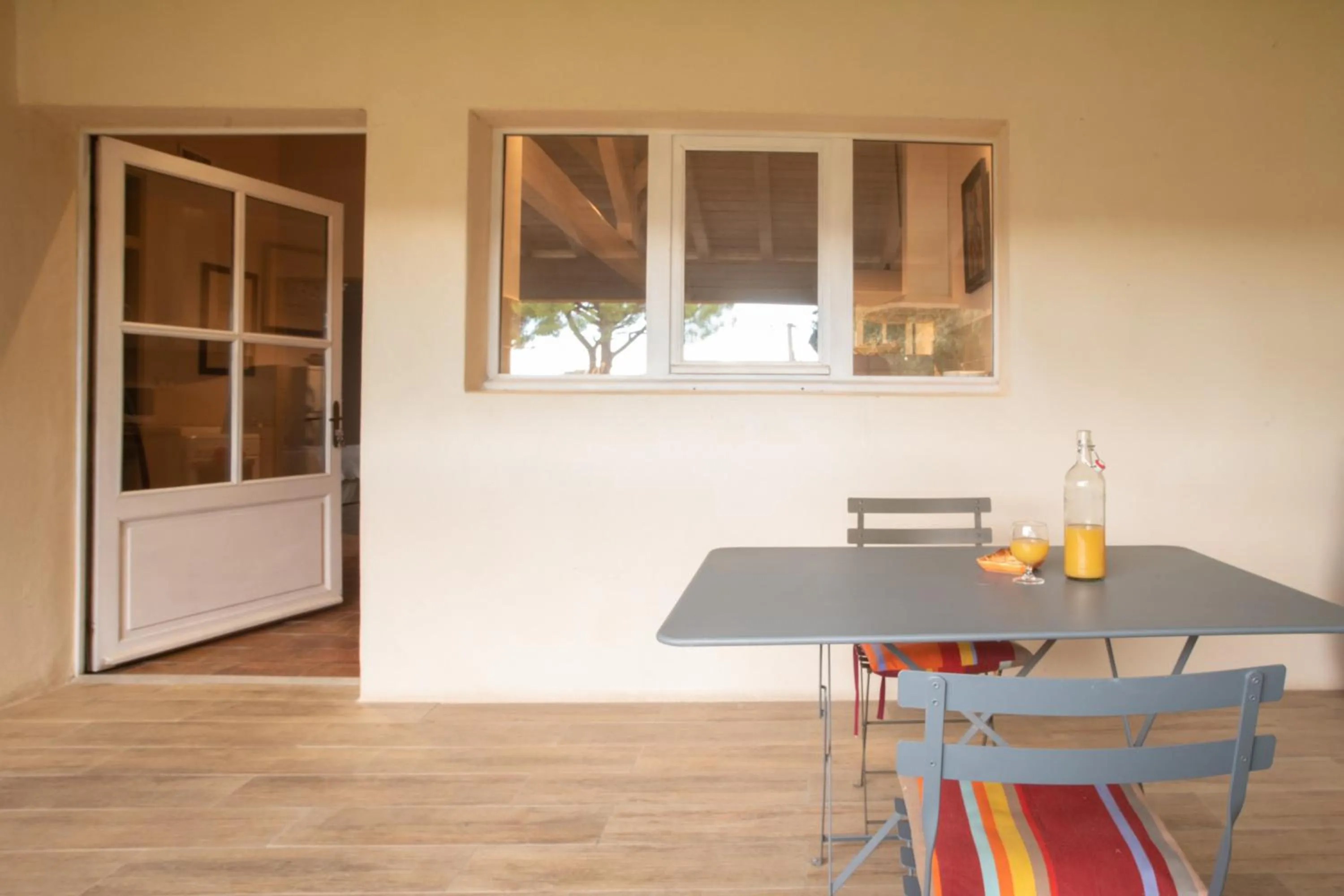 Patio in HOTEL et APPARTEMENTS DOMAINE DES CLOS - Teritoria