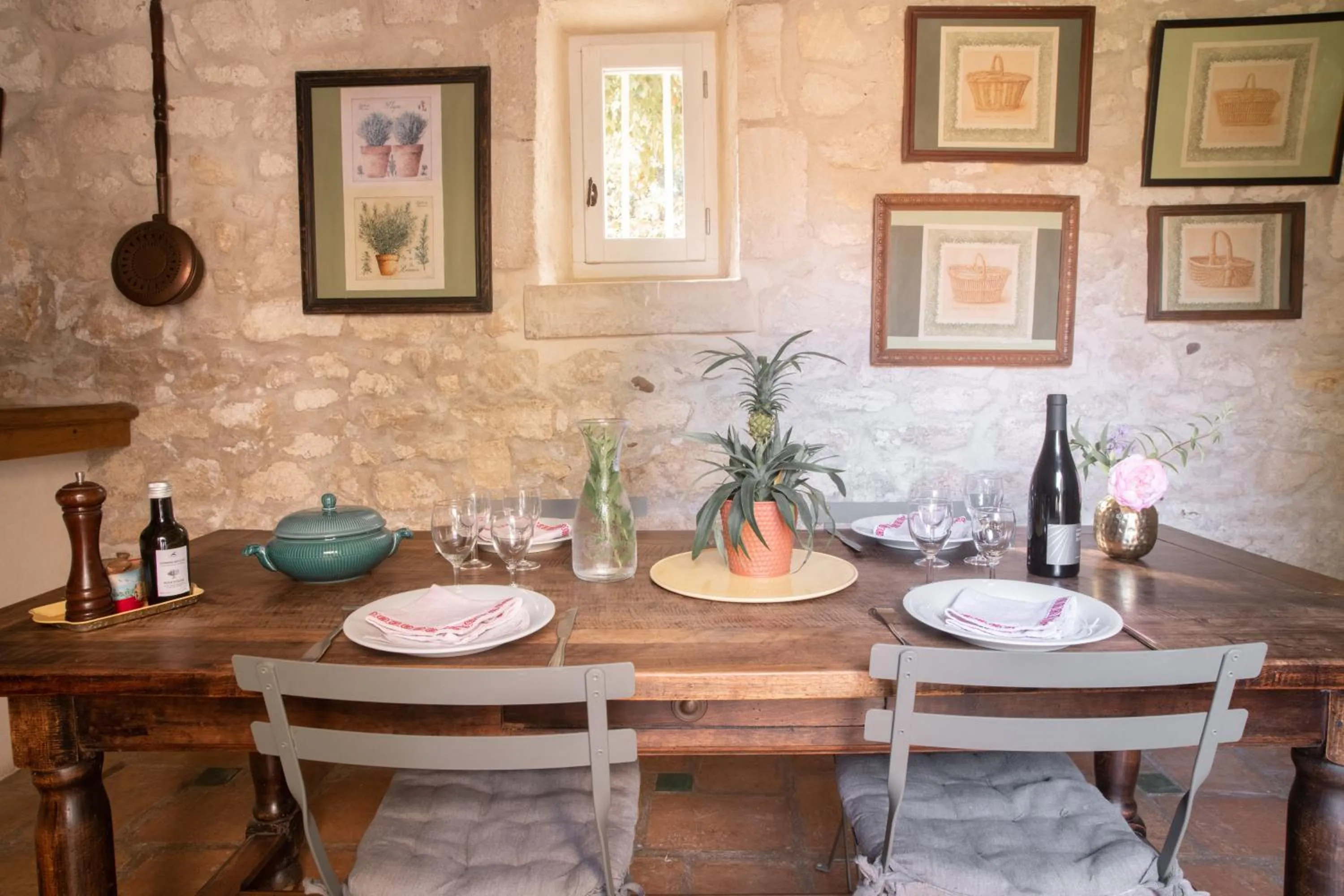 Food and drinks in HOTEL et APPARTEMENTS DOMAINE DES CLOS - Teritoria