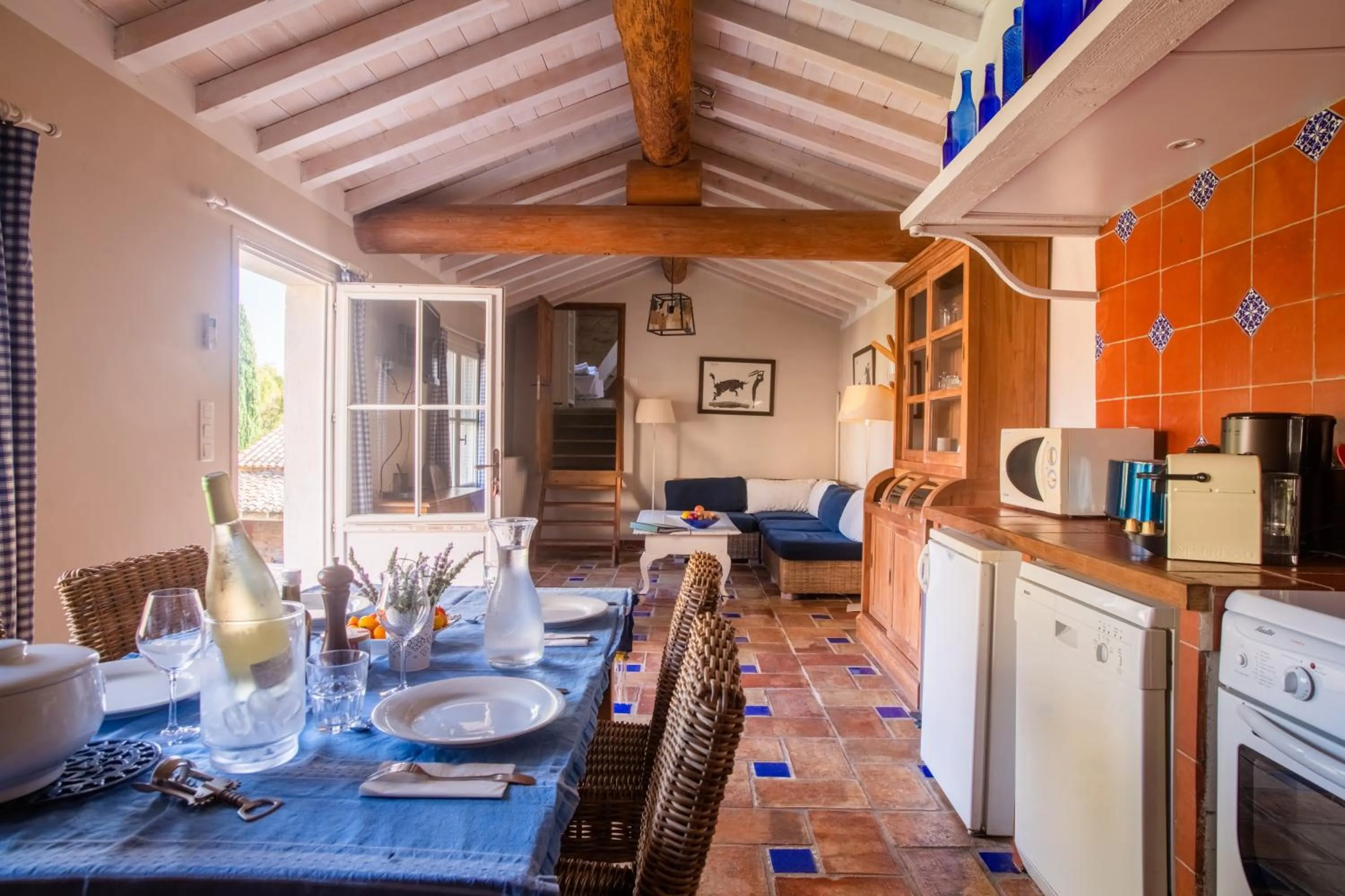 Coffee/tea facilities in HOTEL et APPARTEMENTS DOMAINE DES CLOS - Teritoria