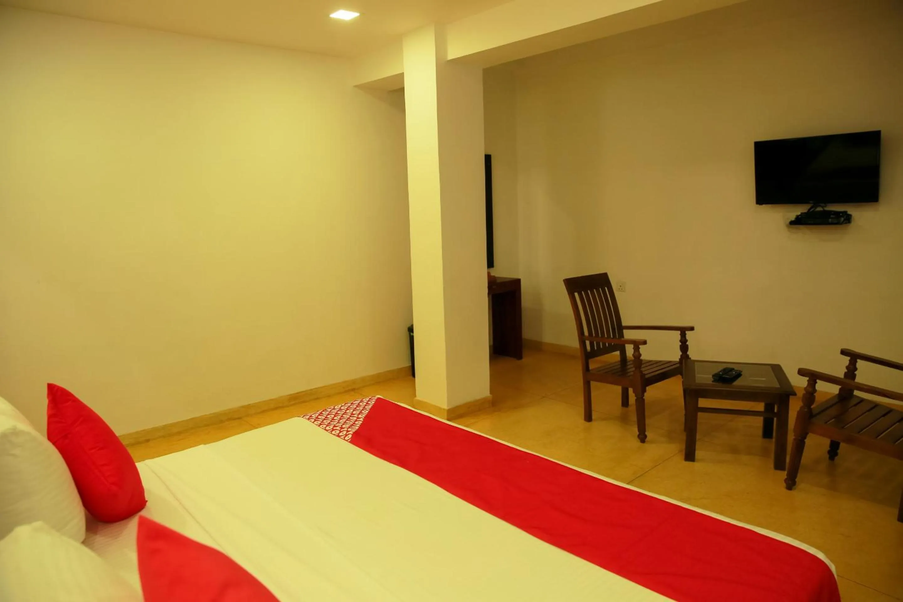 Bedroom, Bed in Glenloch Tea Factory Hotel