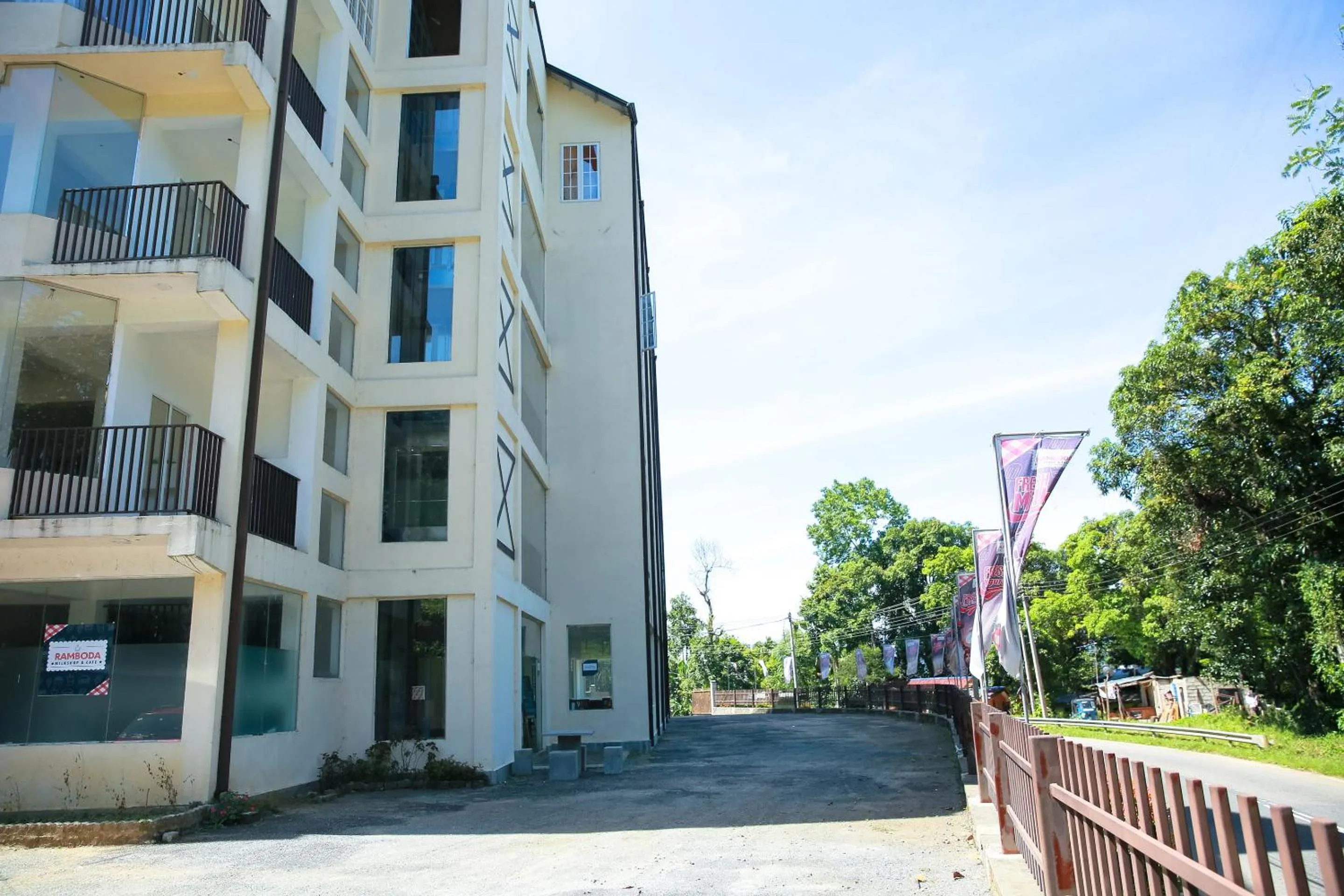 Facade/entrance in Glenloch Tea Factory Hotel
