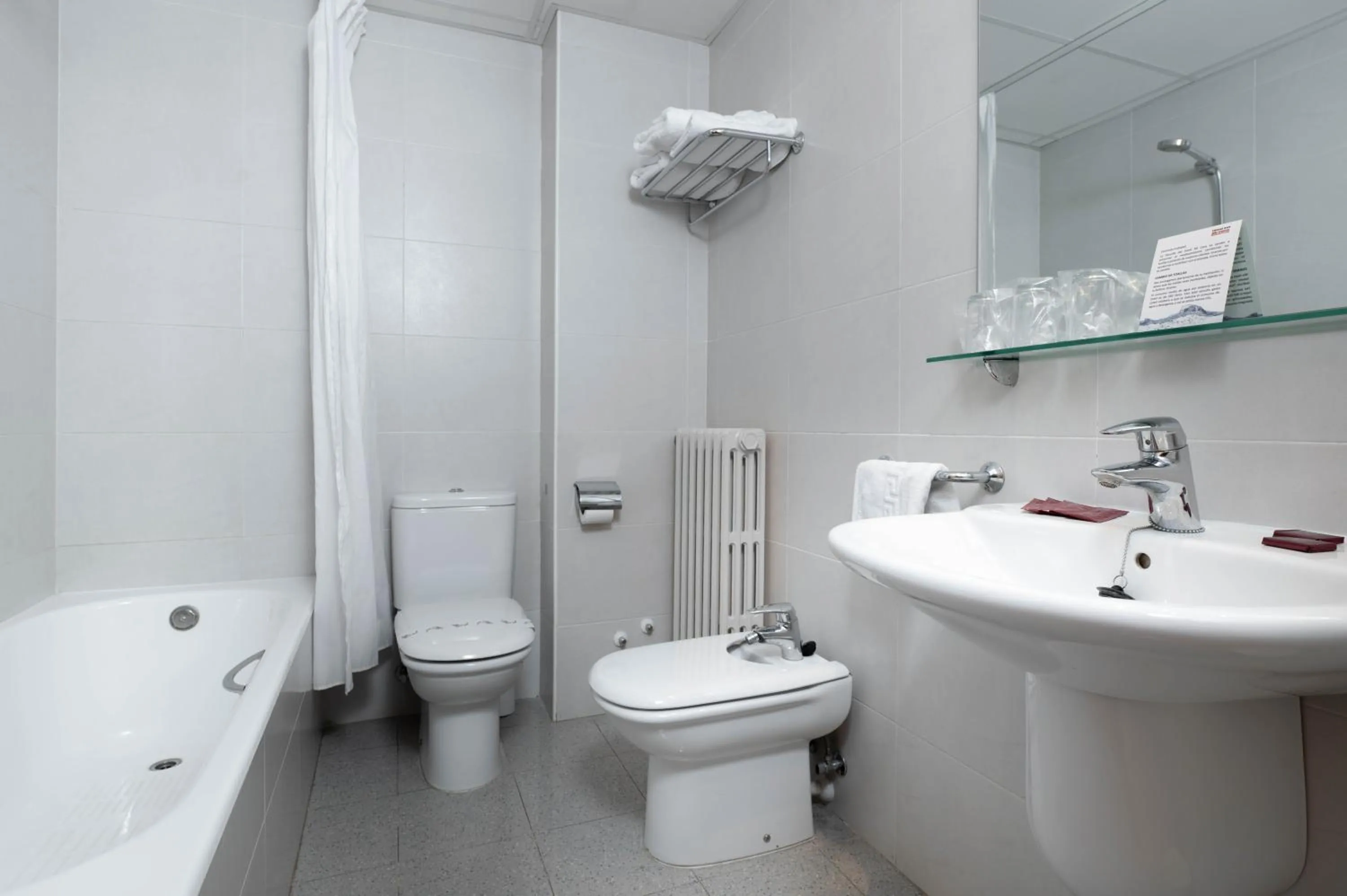 Toilet in Hotel Mi Casa